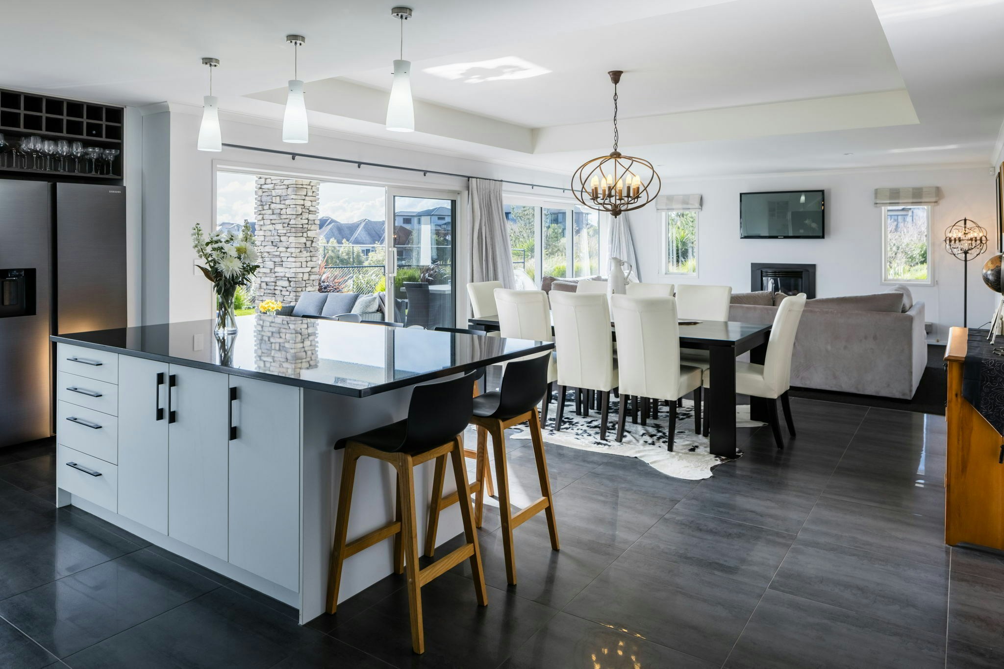 27 web or mls 17 in House AR5 1986