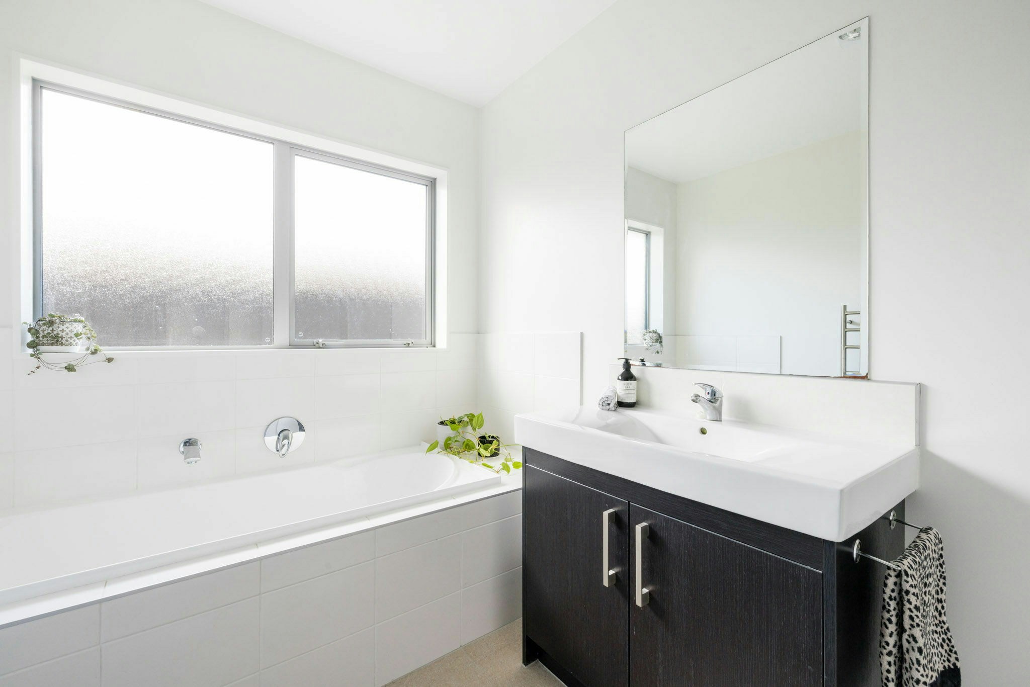 27 web or mls 20 in House SR5 9824