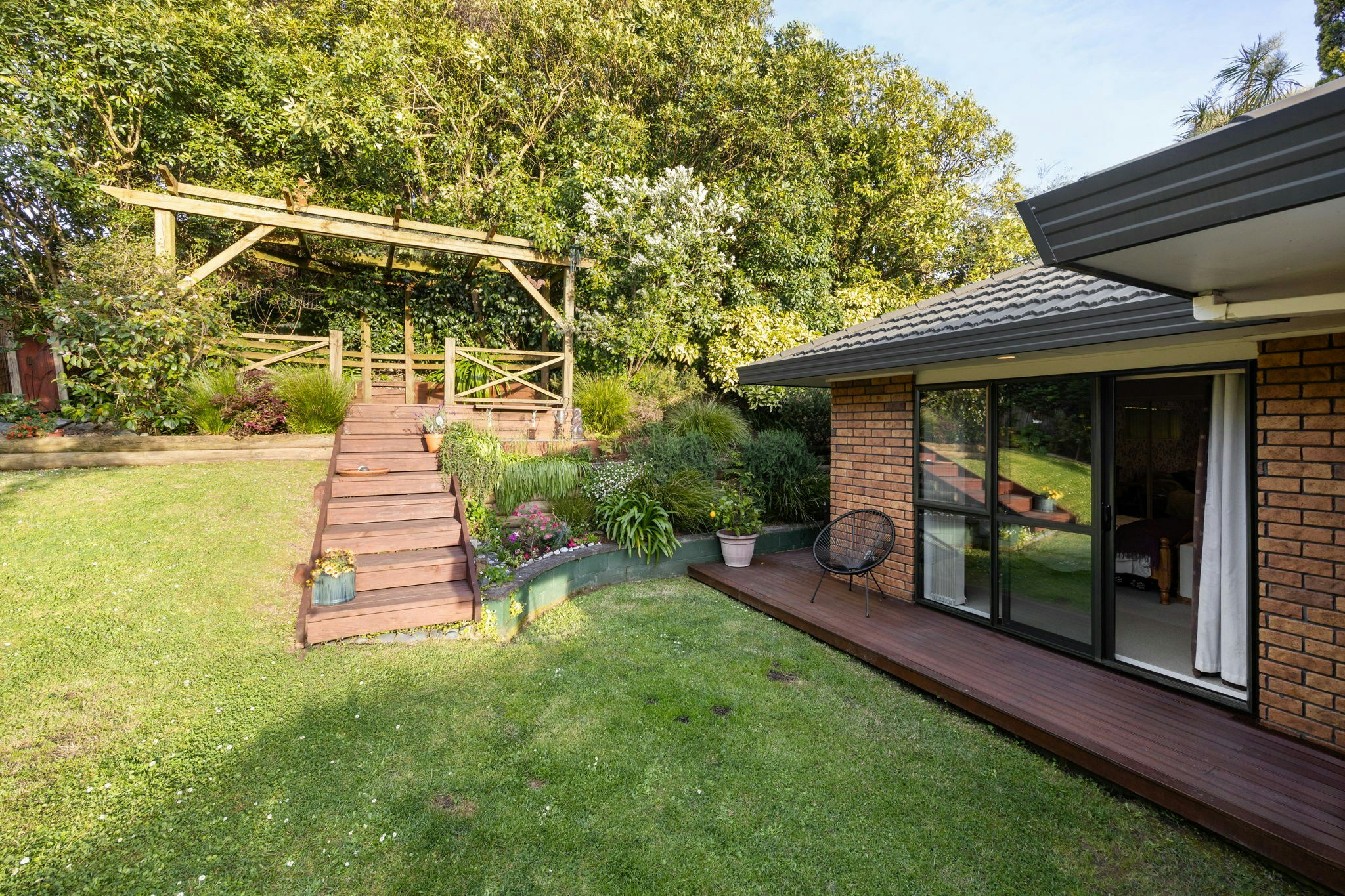 27 web or mls in House AR0 2181