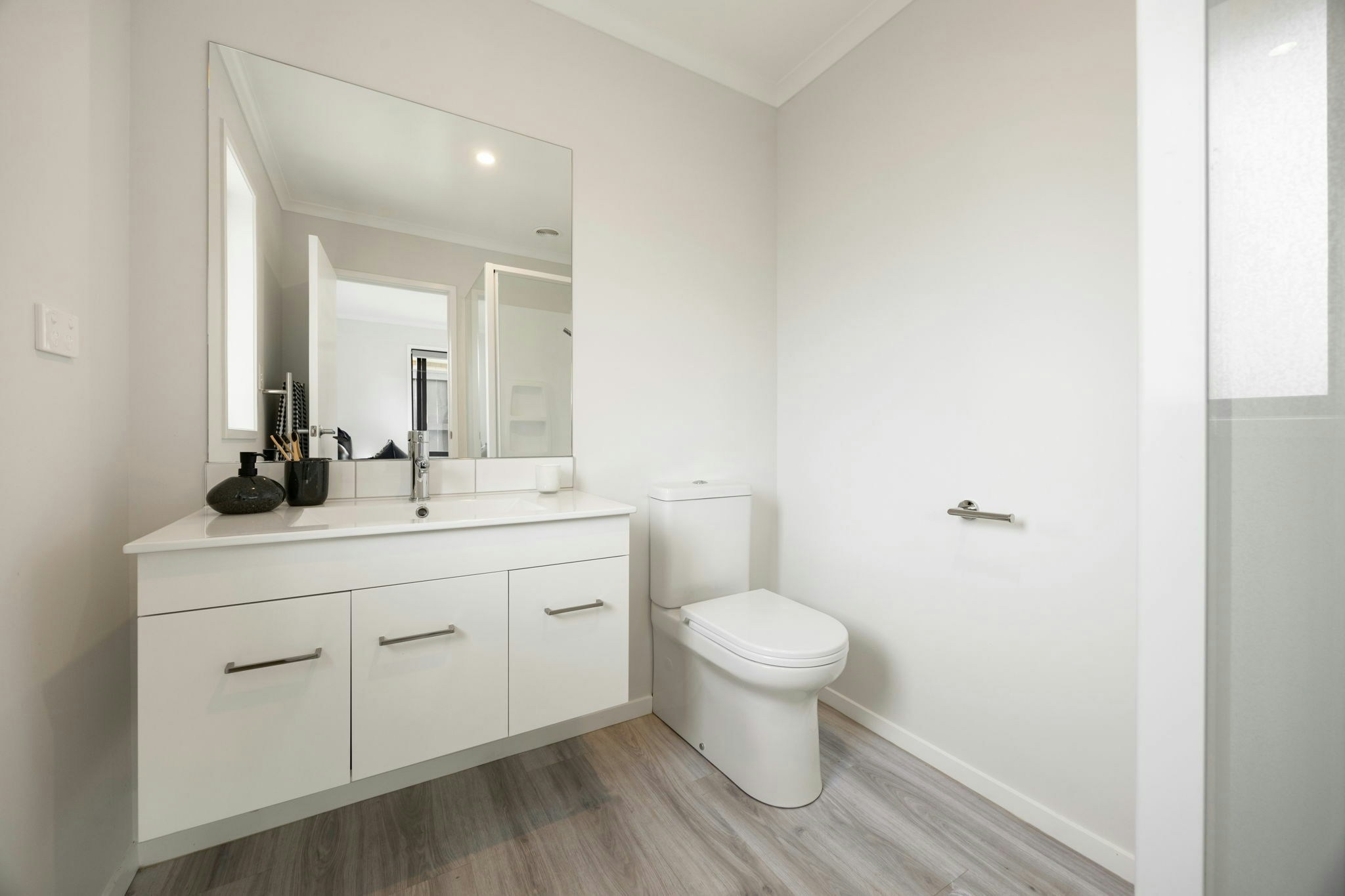 27 web or mls in House AR0 2330