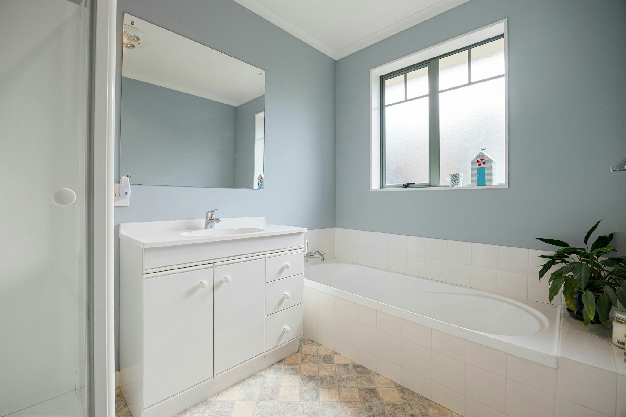 27 web or mls in House AR0 2621