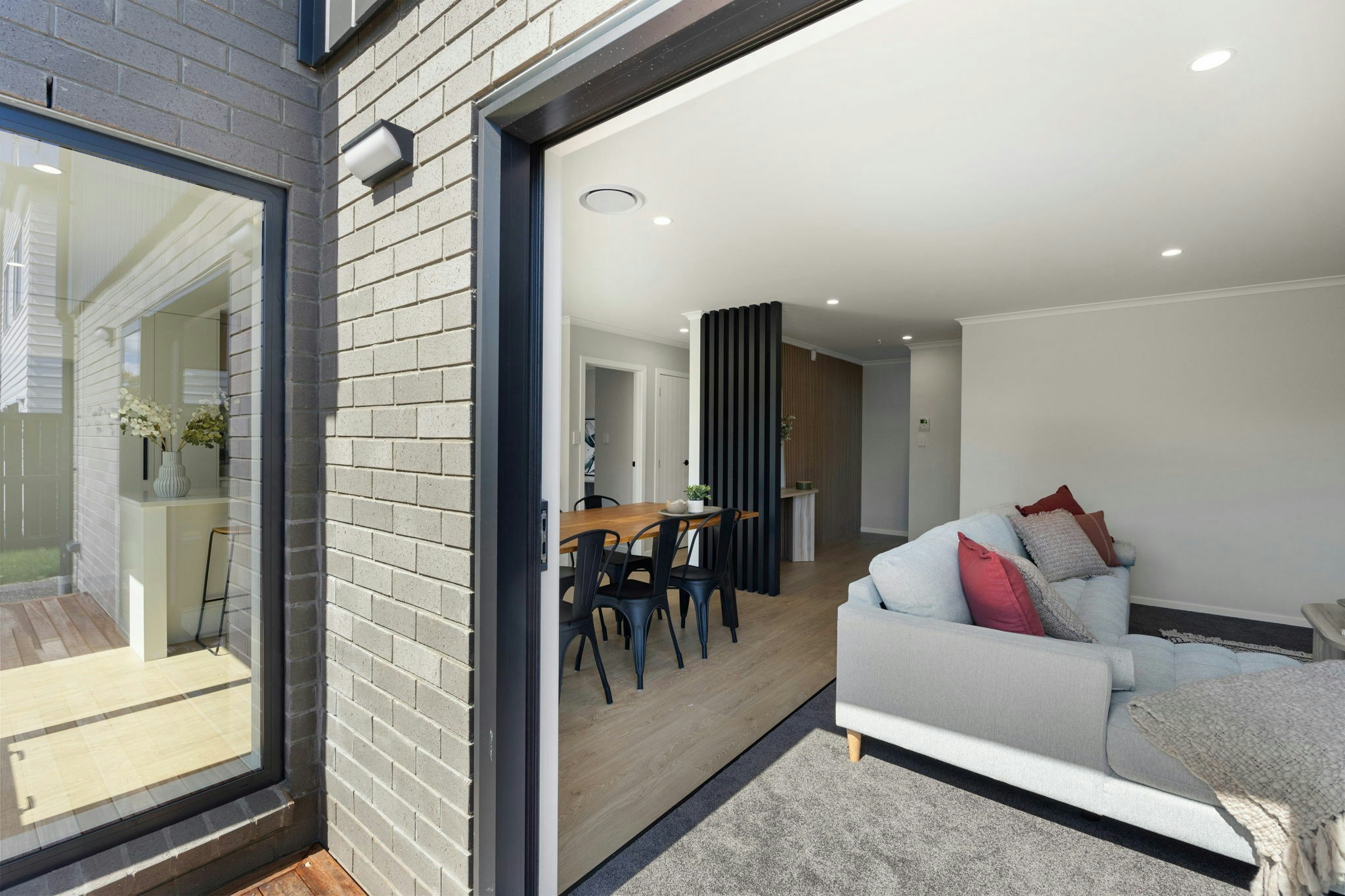 27 web or mls in House AR0 5643