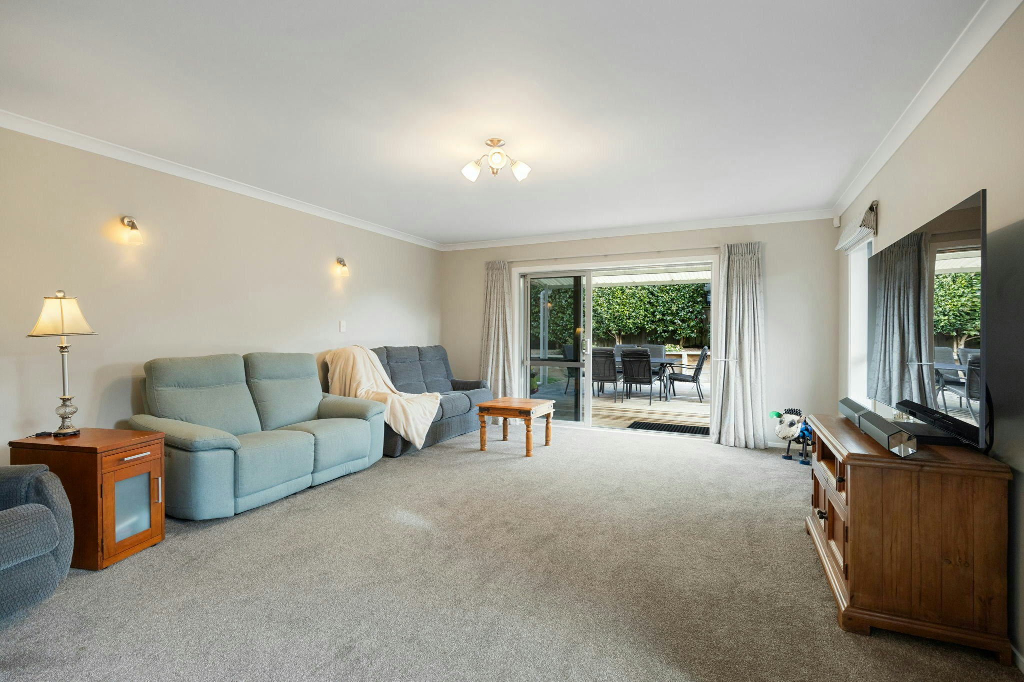 27 web or mls in House AR0 6737