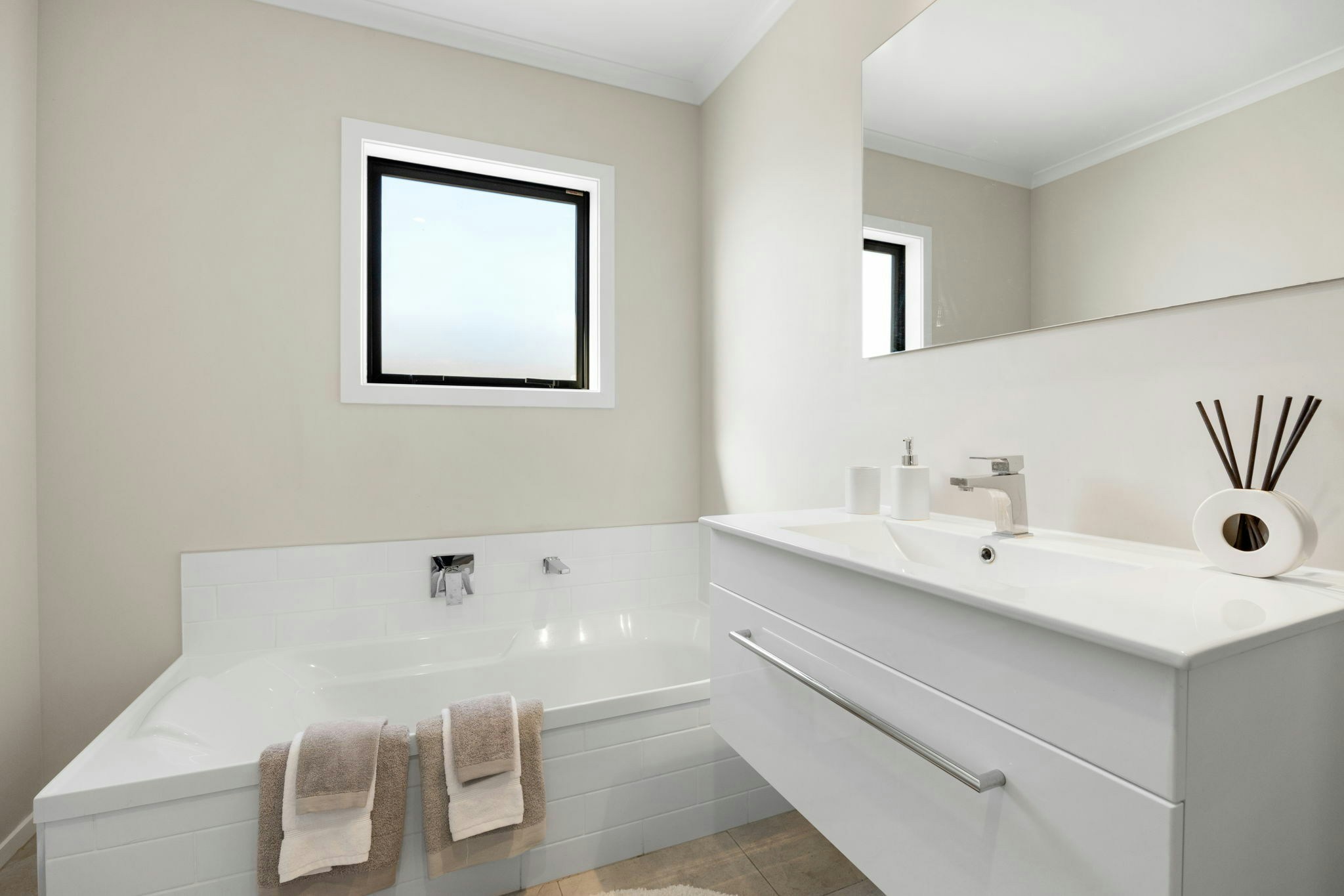 27 web or mls in House AR0 6975