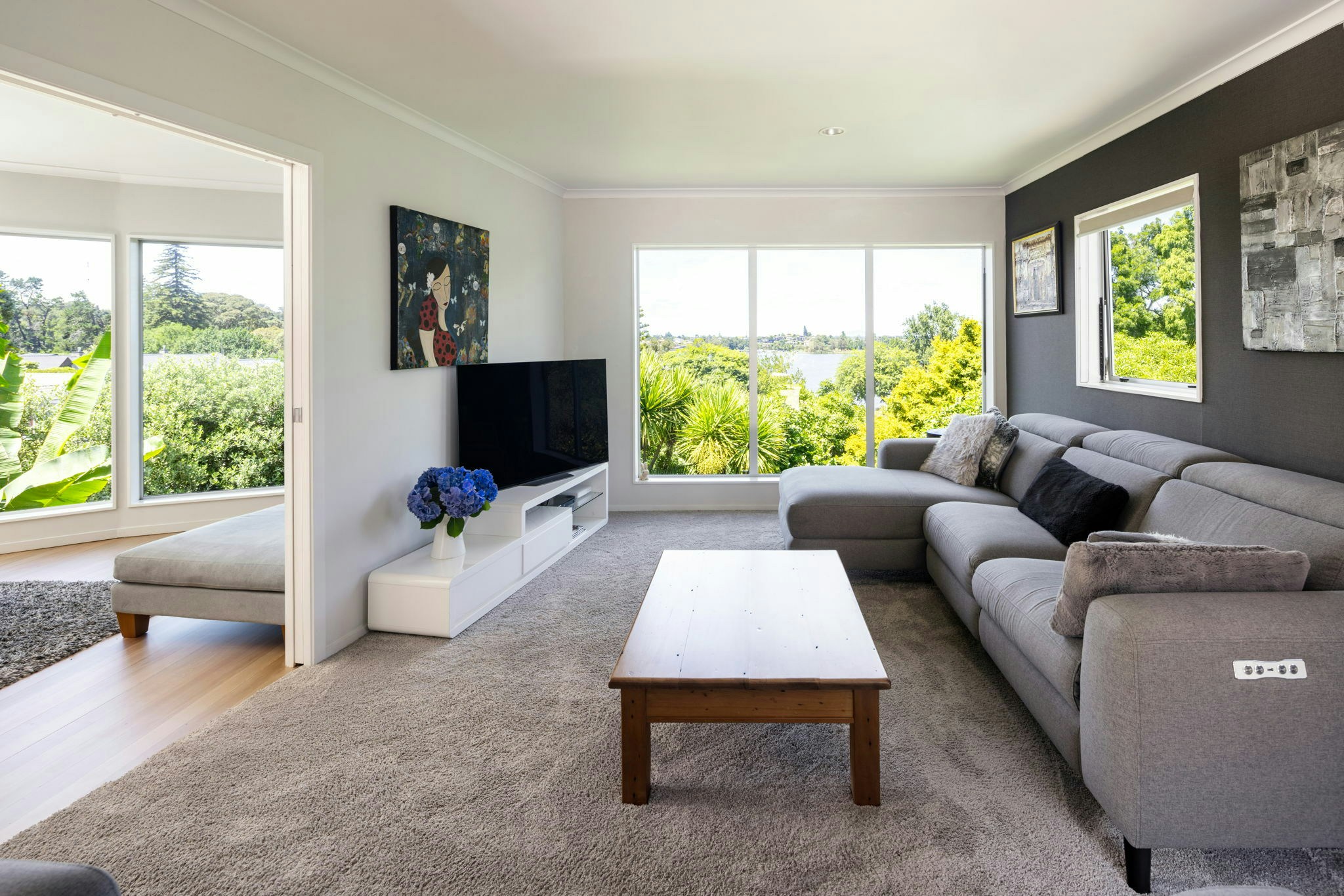 27 web or mls in House AR5 2780