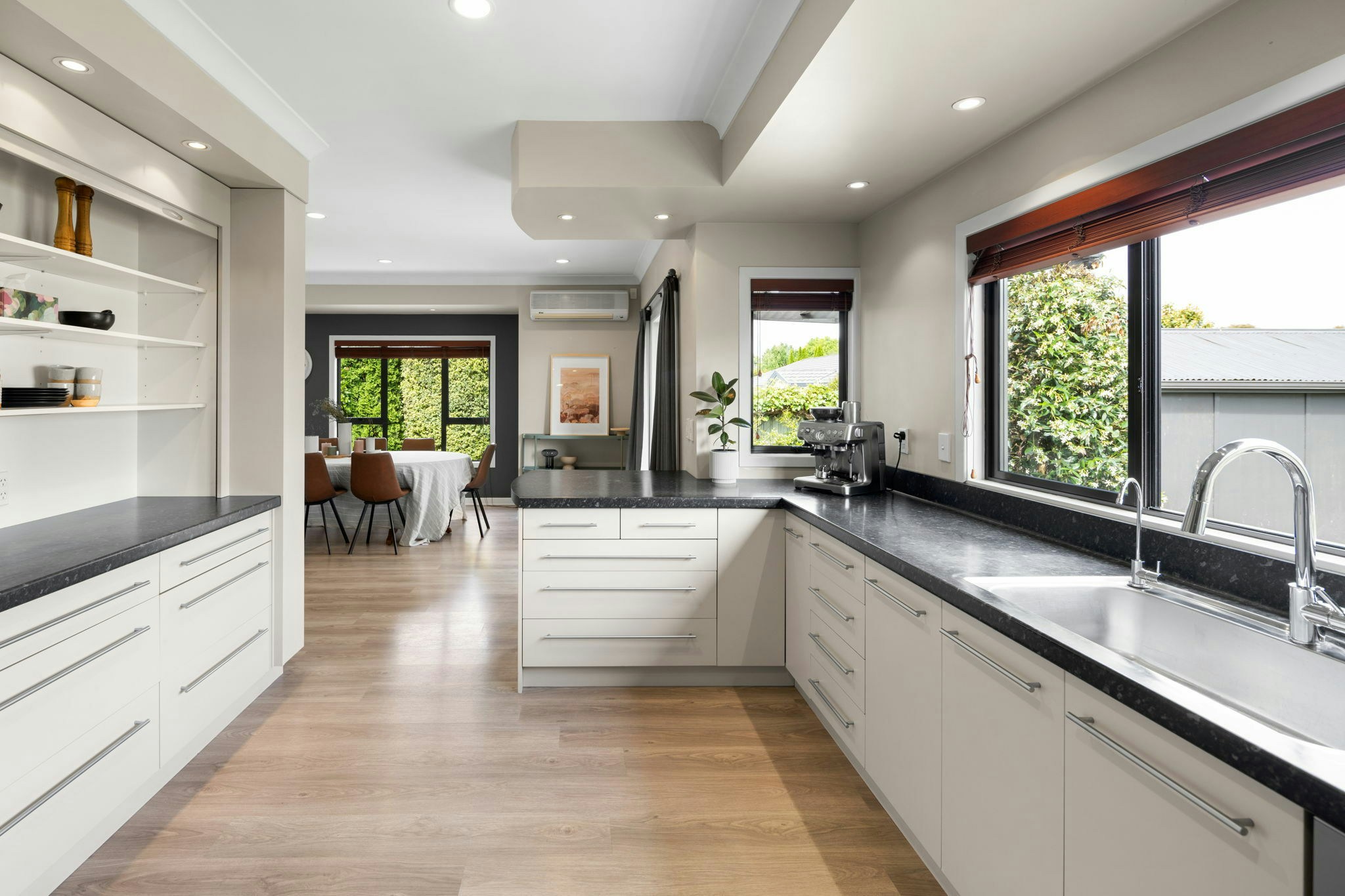 27 web or mls in House AR5 5527