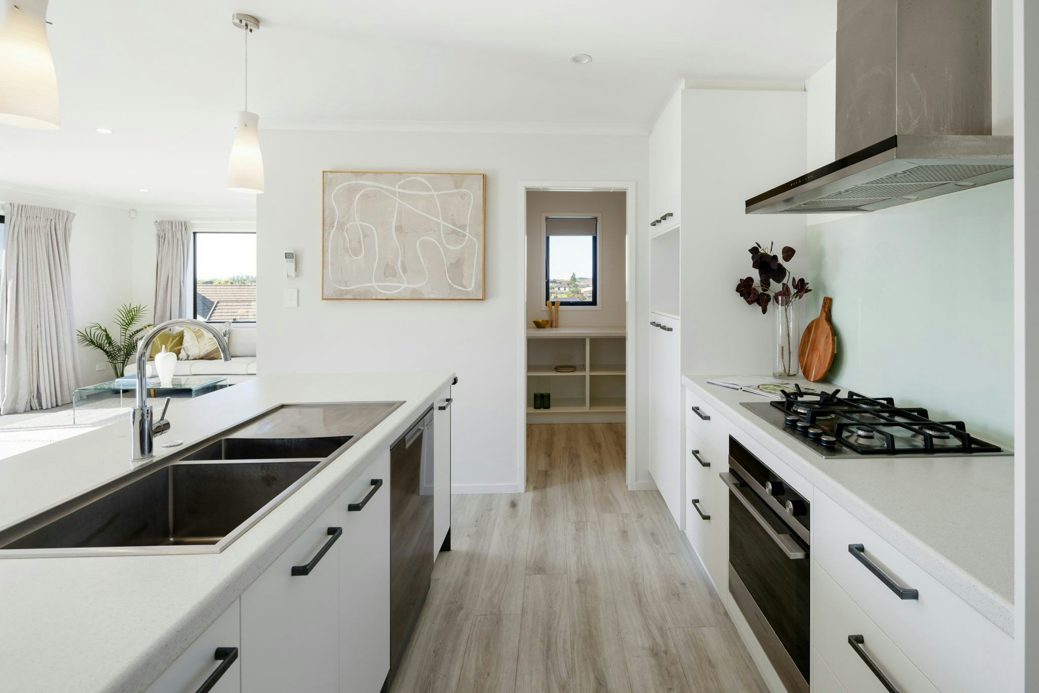 27 web or mls in House AR5 6498