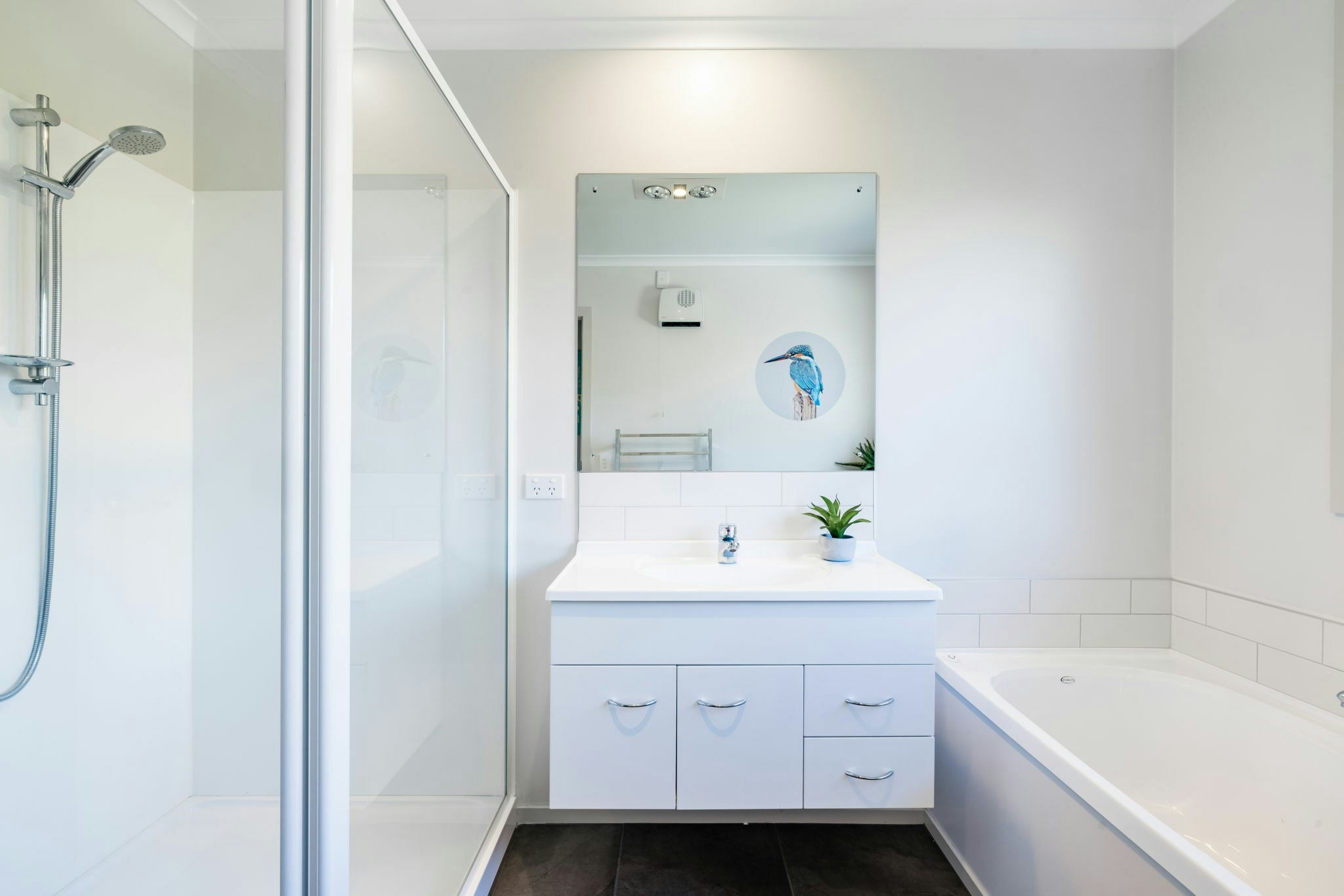 28 web or mls 10 inhouse sr5 4766