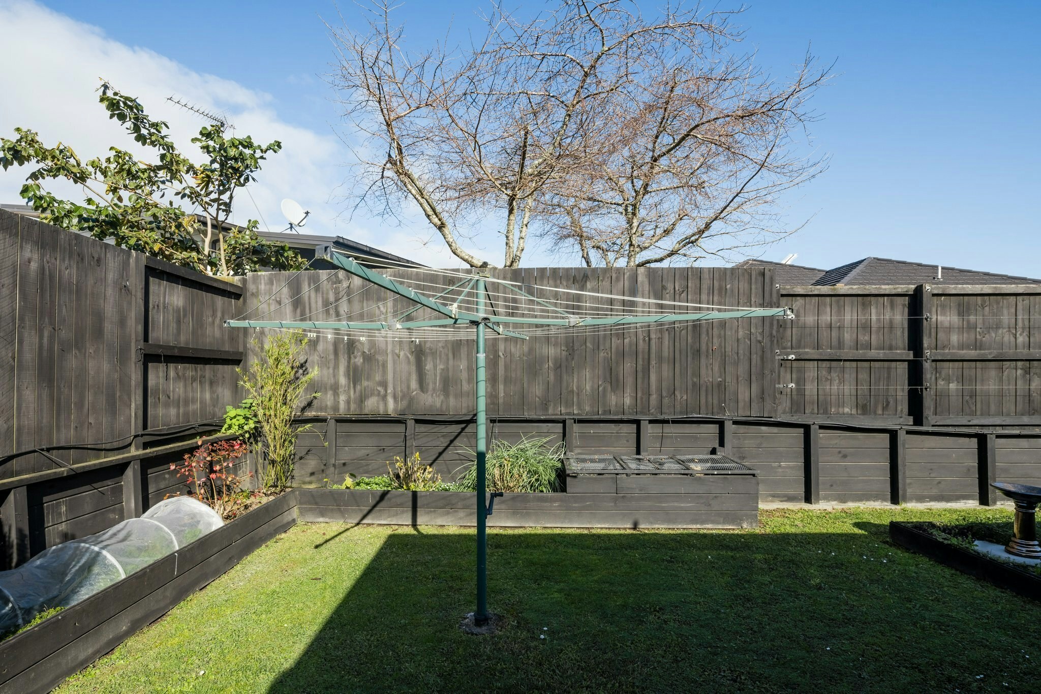 28 web or mls 27 in House AR5 0963