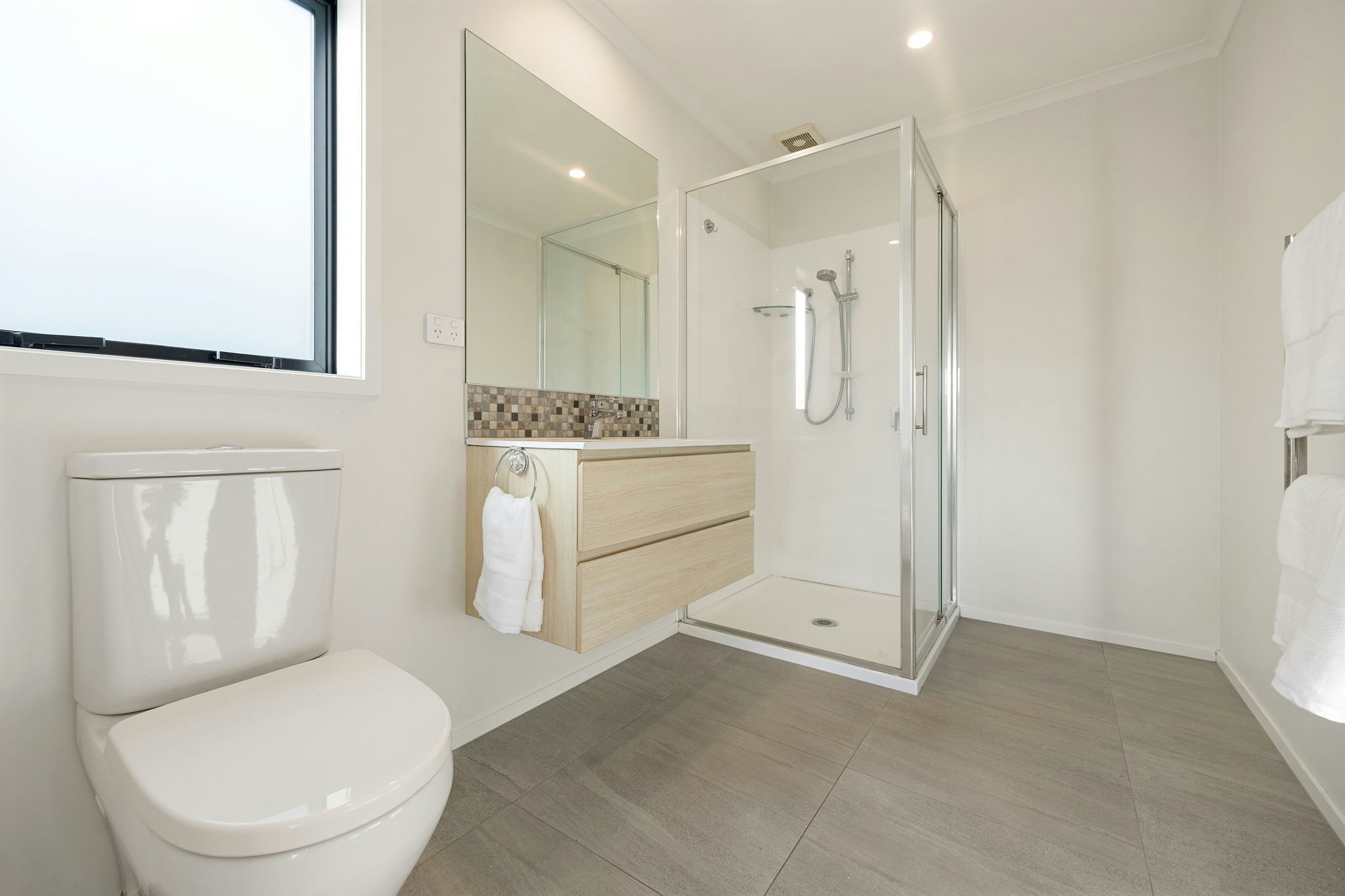 28 web or mls in House AR0 1619