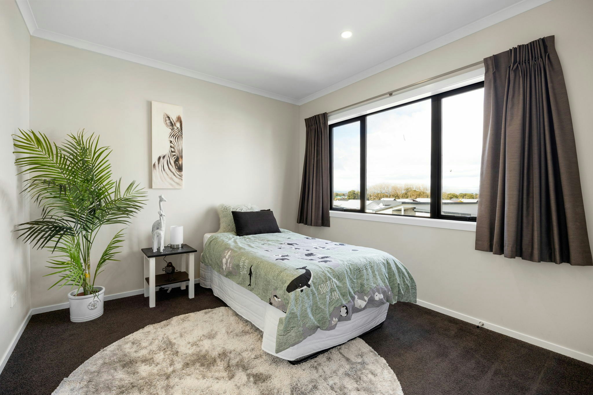 28 web or mls in House AR0 6980