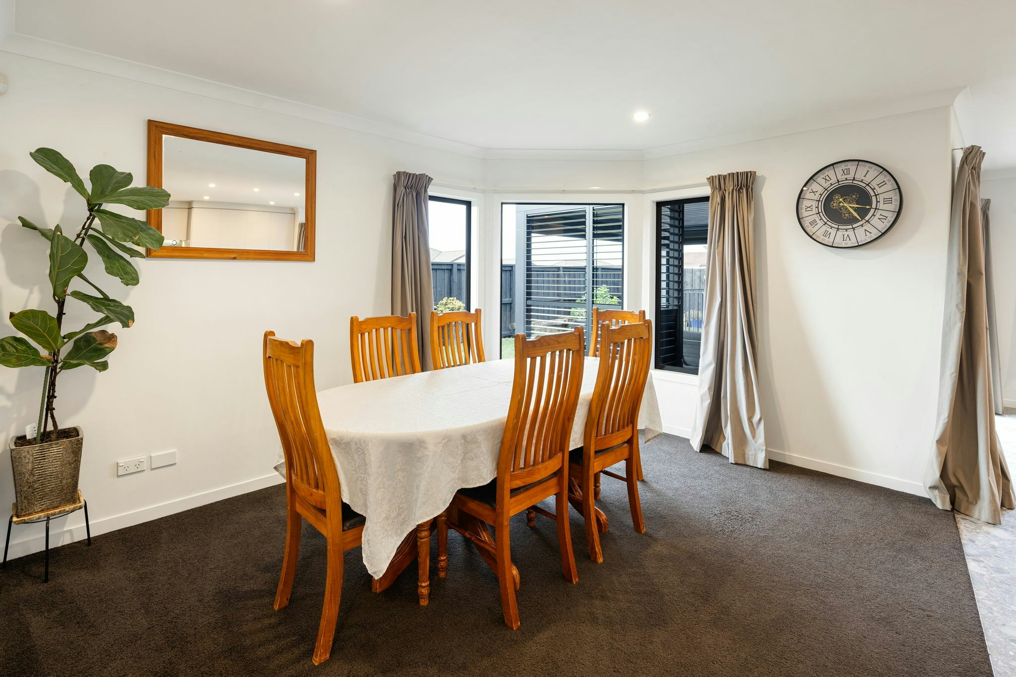 28 web or mls in House AR5 6410