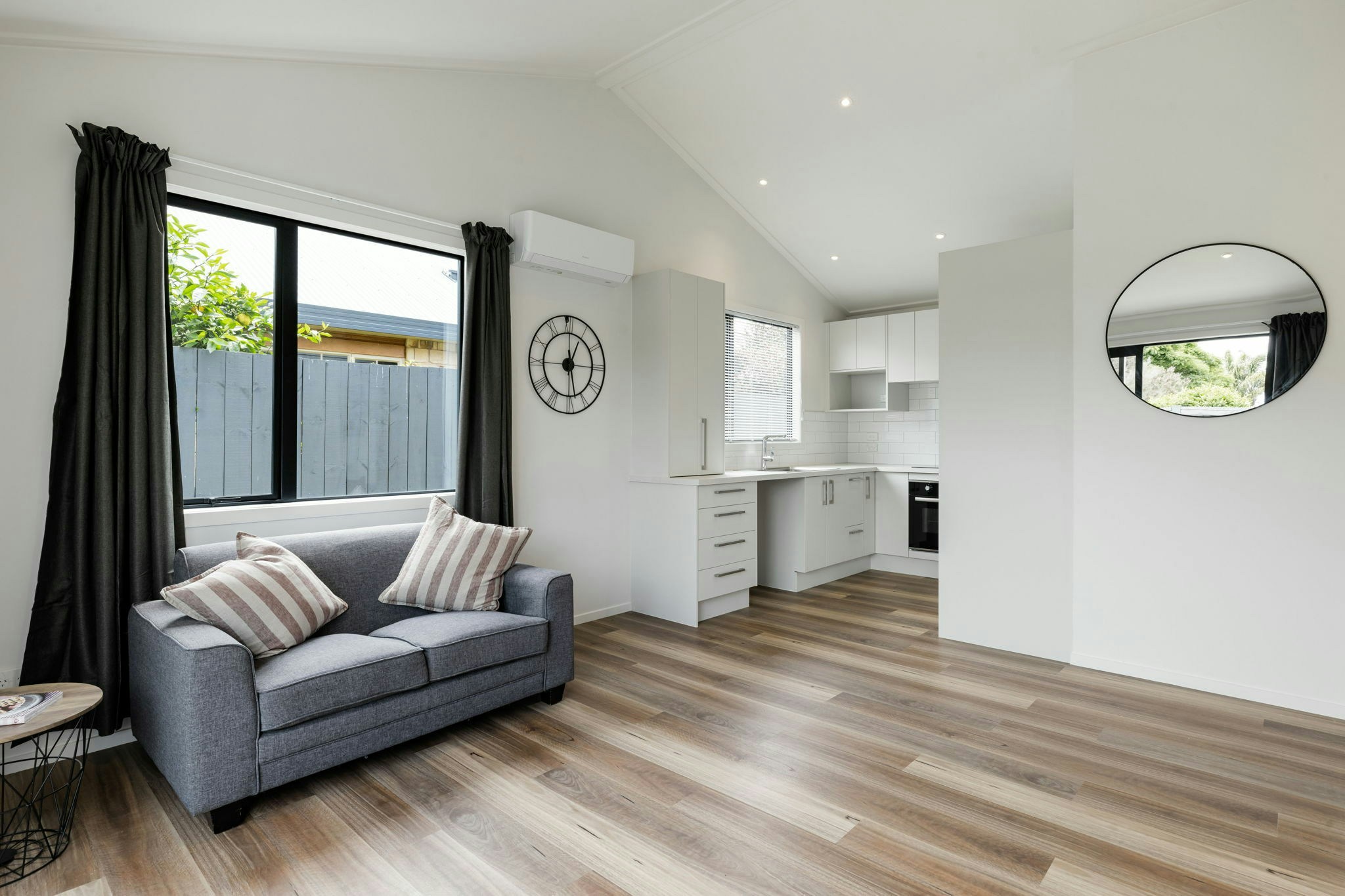 28 web or mls in House SR5 2284