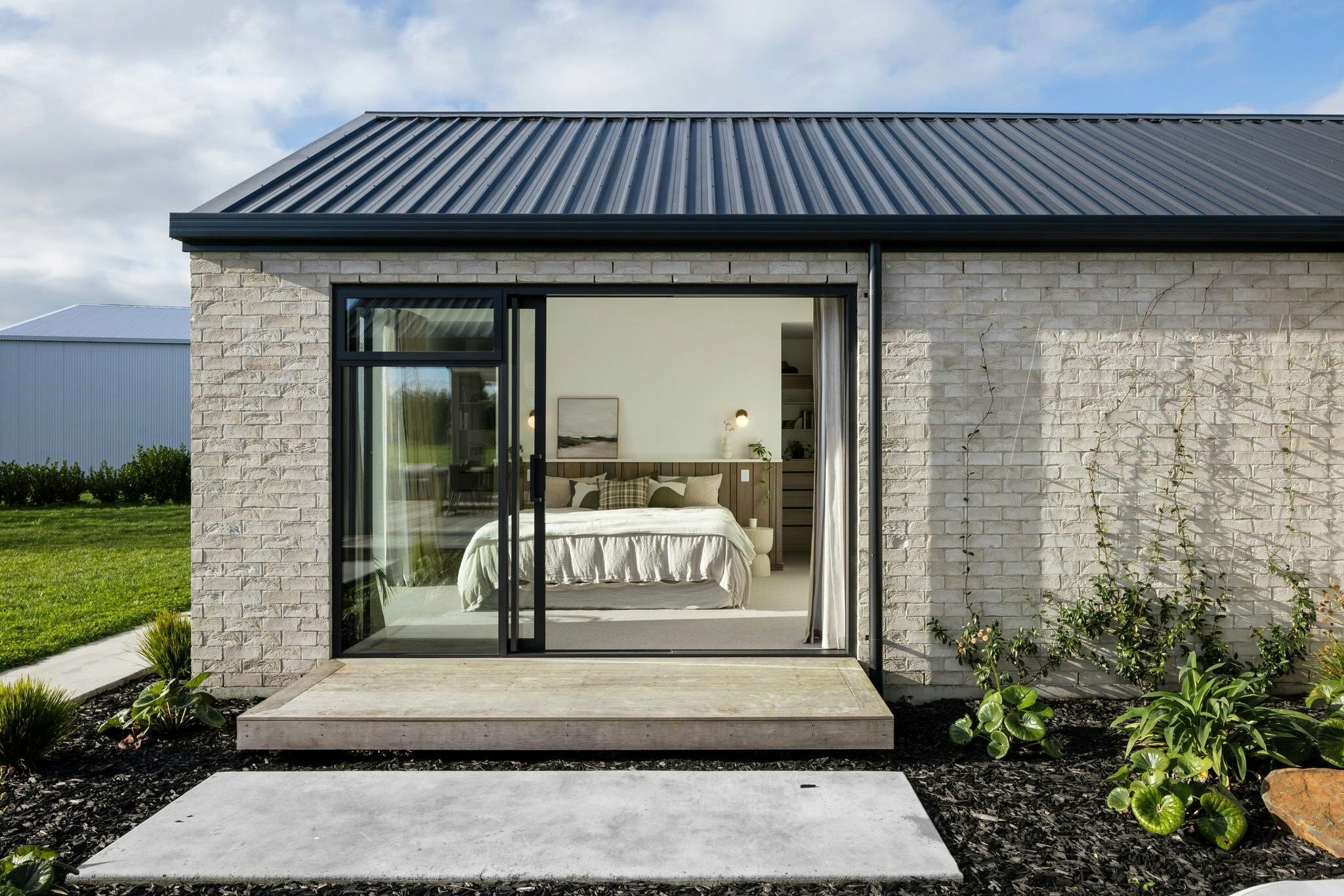 29 web or mls 28 in House AR5 1927