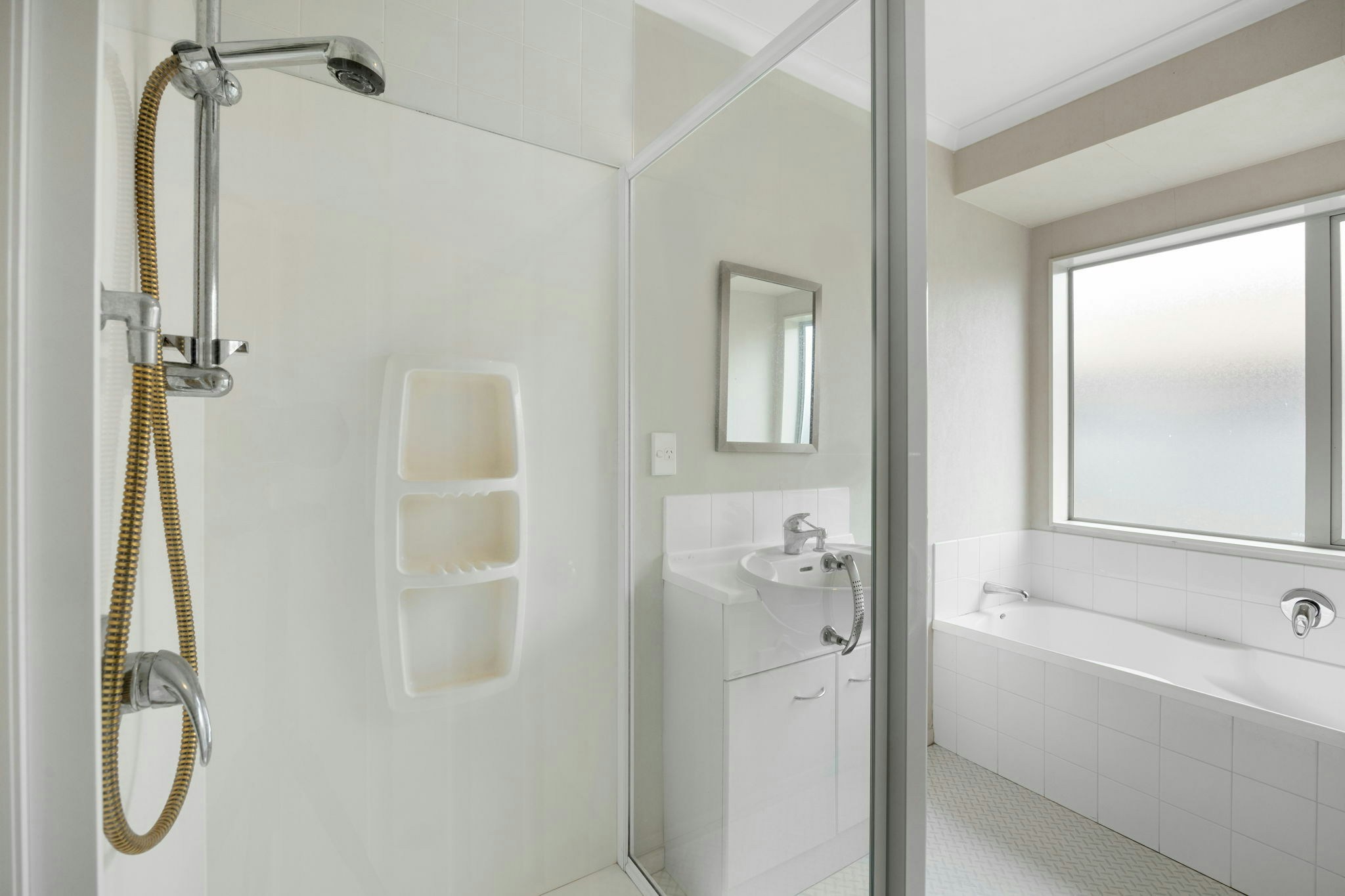 29 web or mls in House AR0 2434