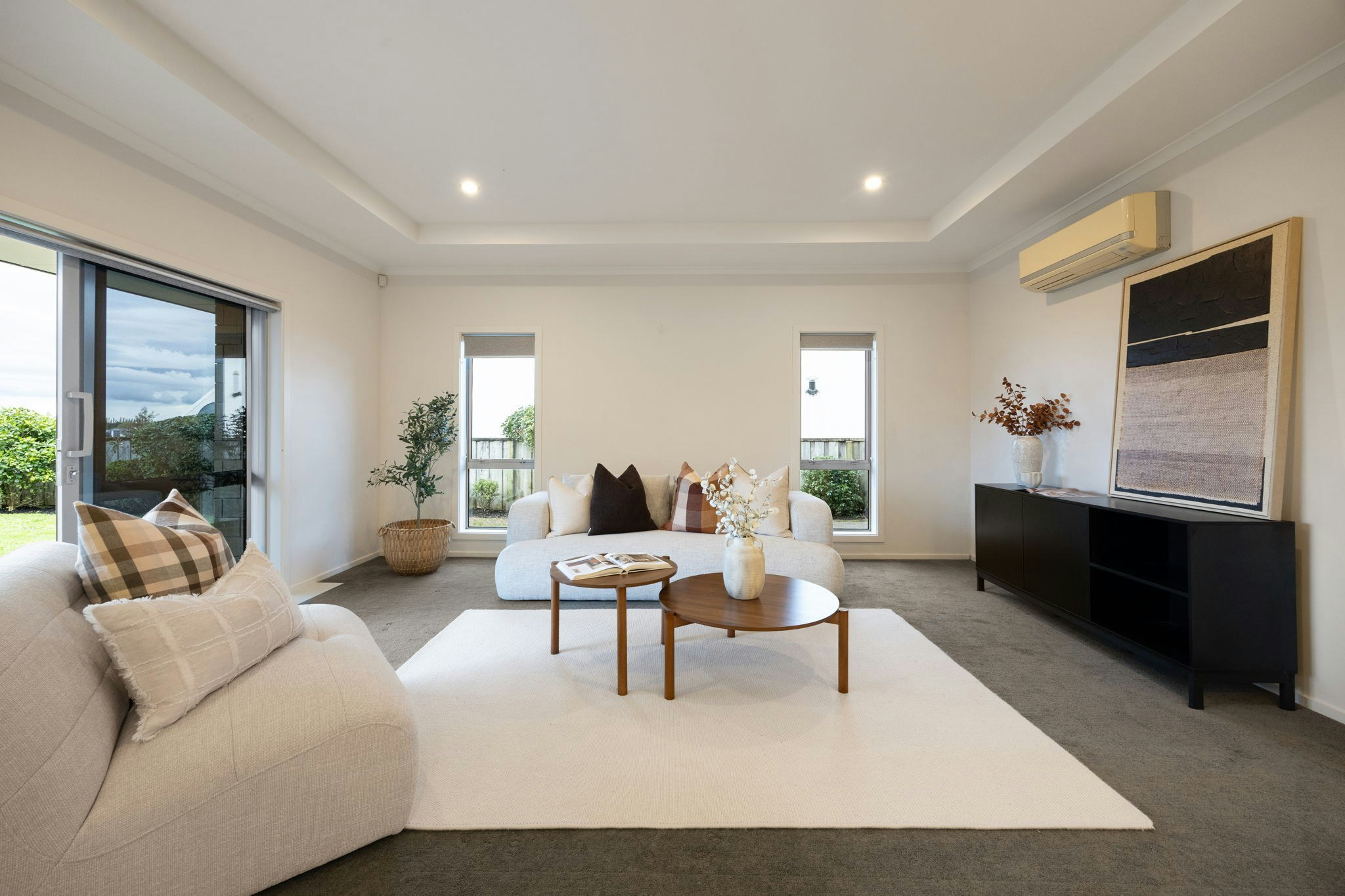 29 web or mls in House AR0 3734