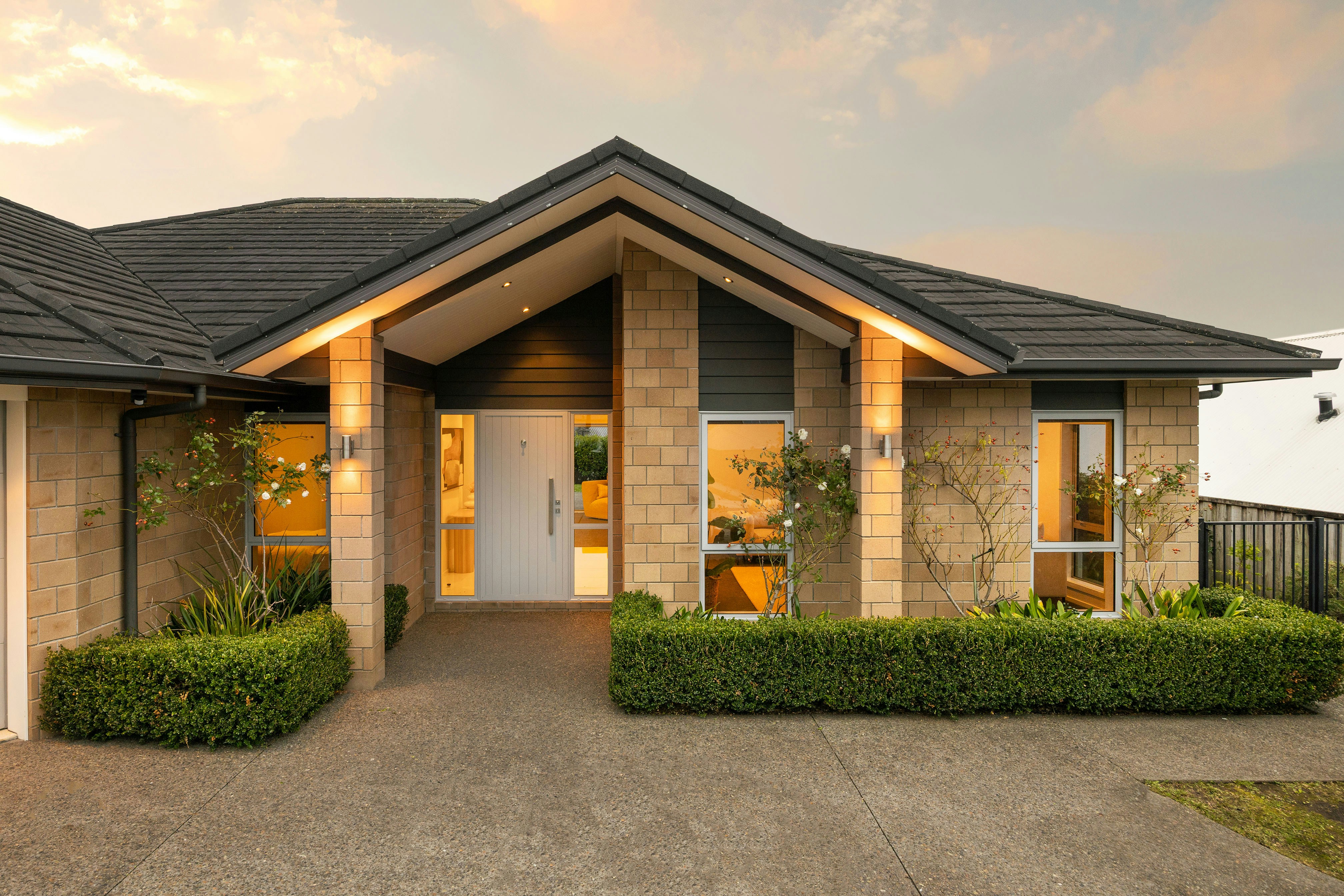 3 EDIT web or mls in House AR0 3996