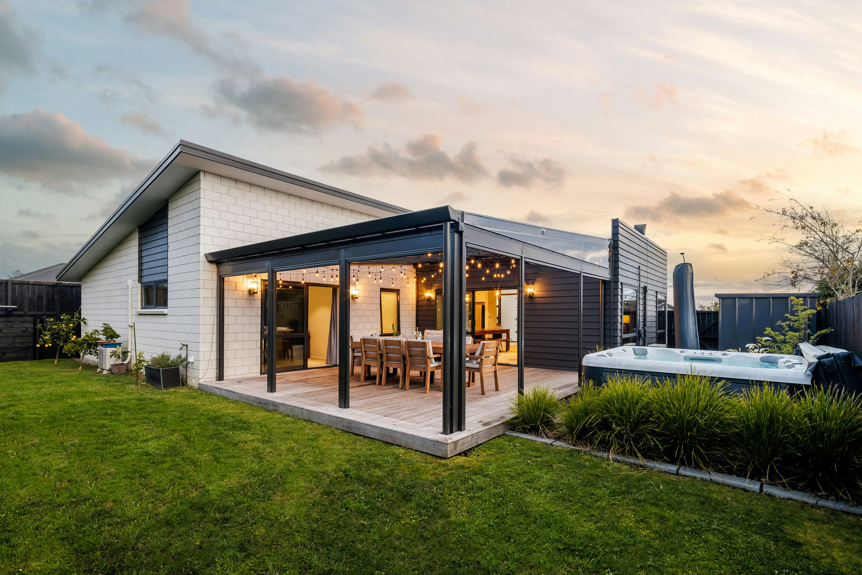 3 EDIT web or mls in House AR5 7761