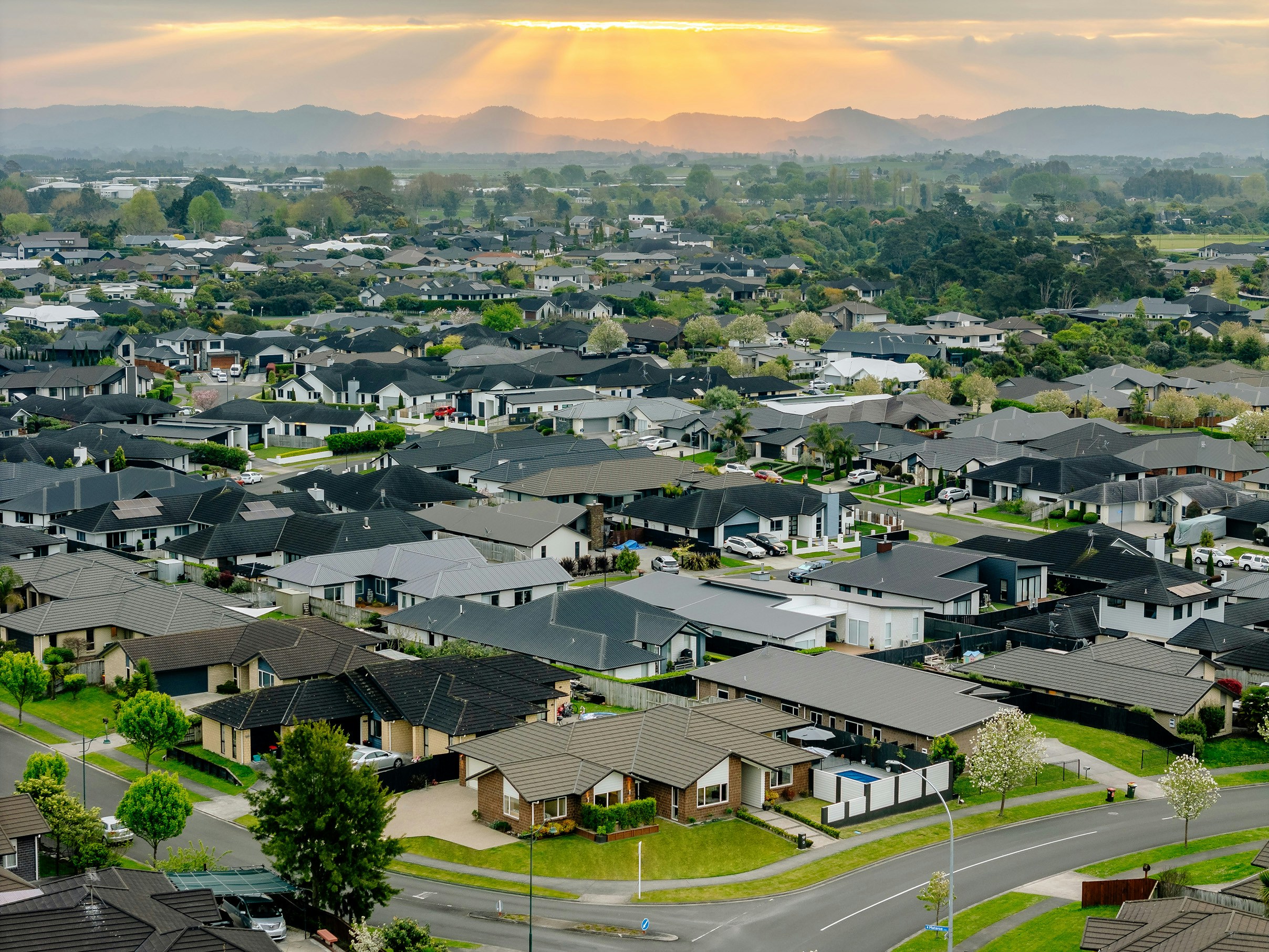 3 EDIT web or mls in House DJI 20241001190100 0062 D