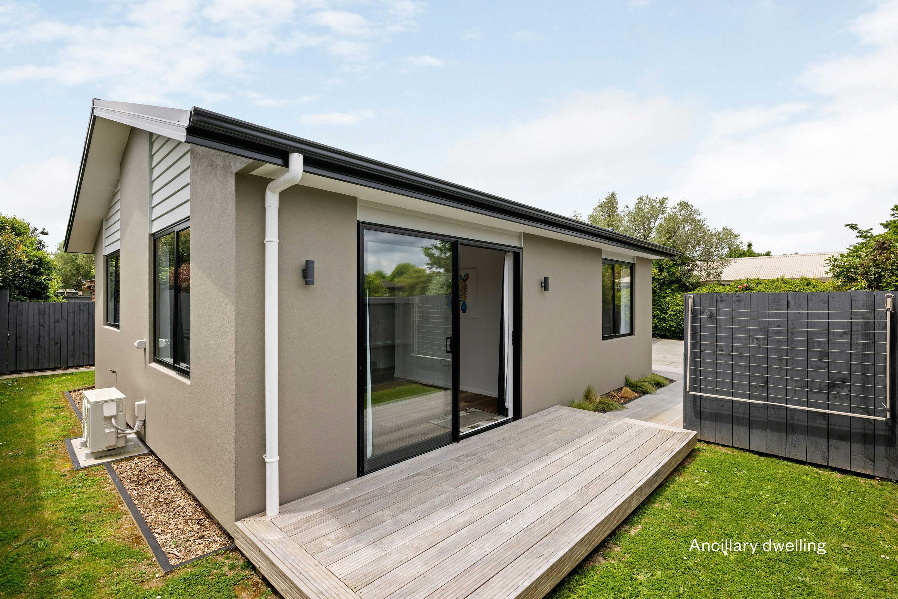 3 EDIT web or mls in House SR5 2521