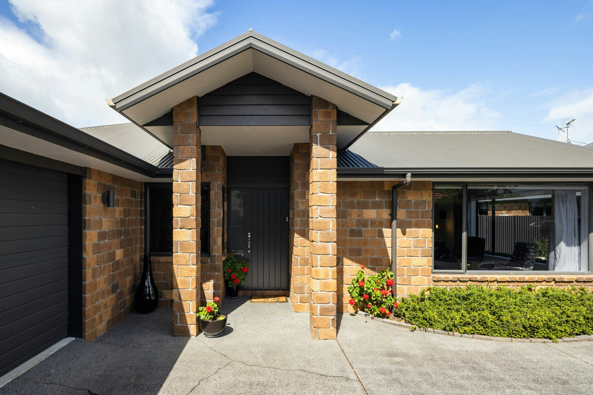 3 web or mls in House AR5 5282