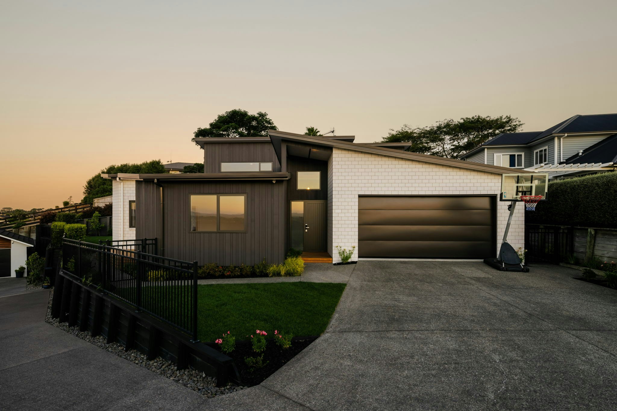 3 web or mls in House AR5 9604