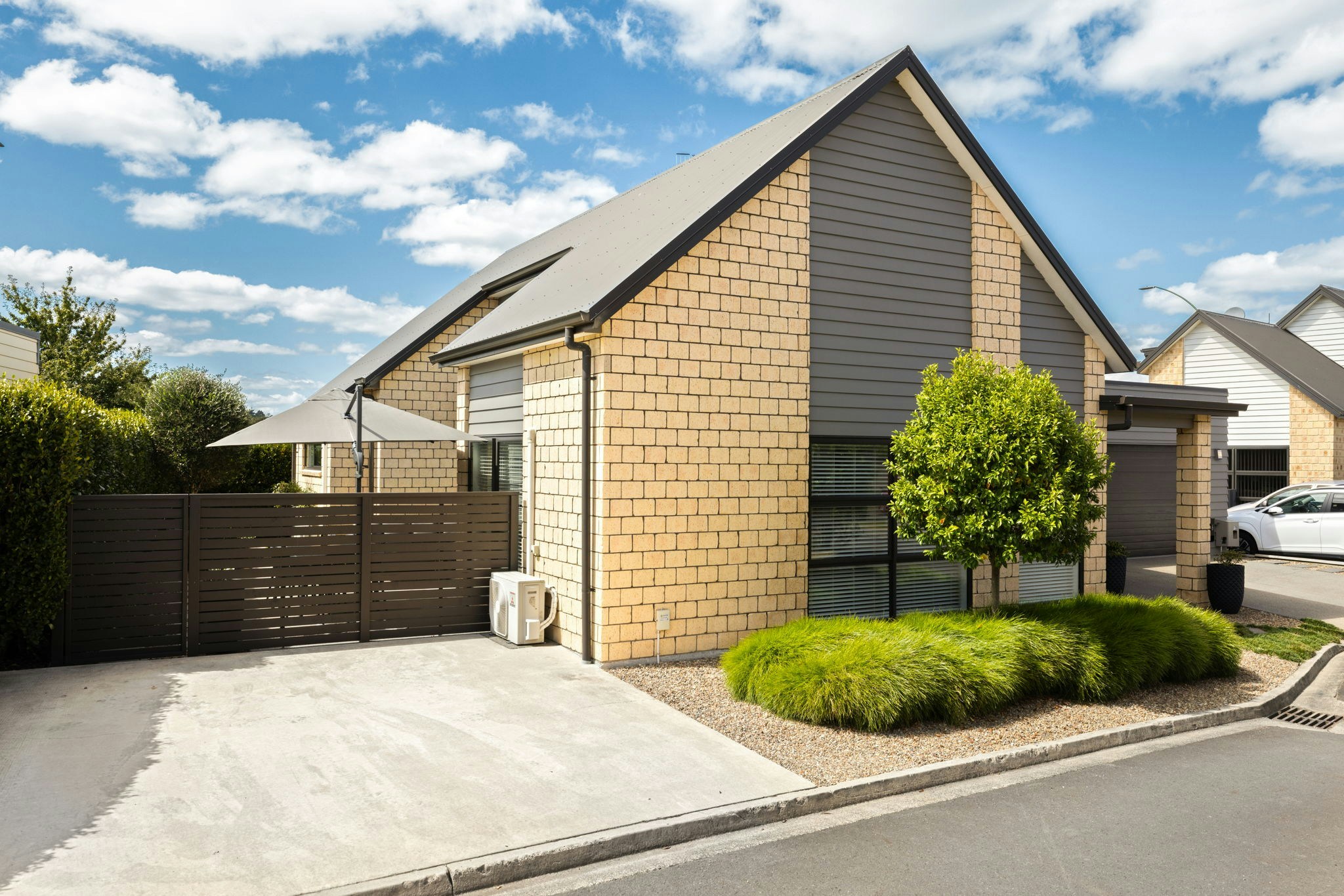 3 web or mls in House SR5 2610