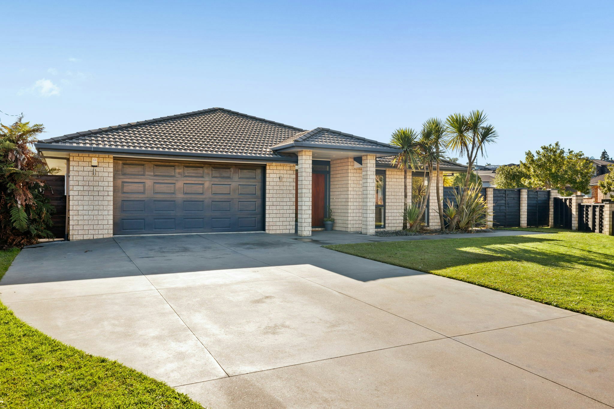 3 web or mls in House SR5 5294