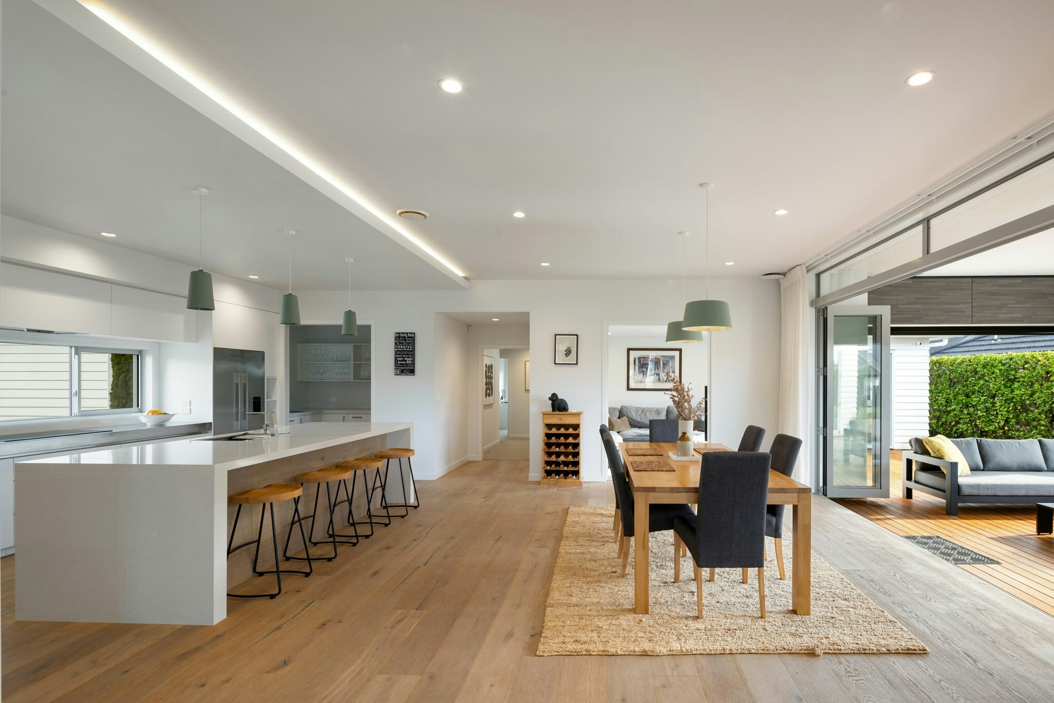 30 web or mls in House AR5 6822