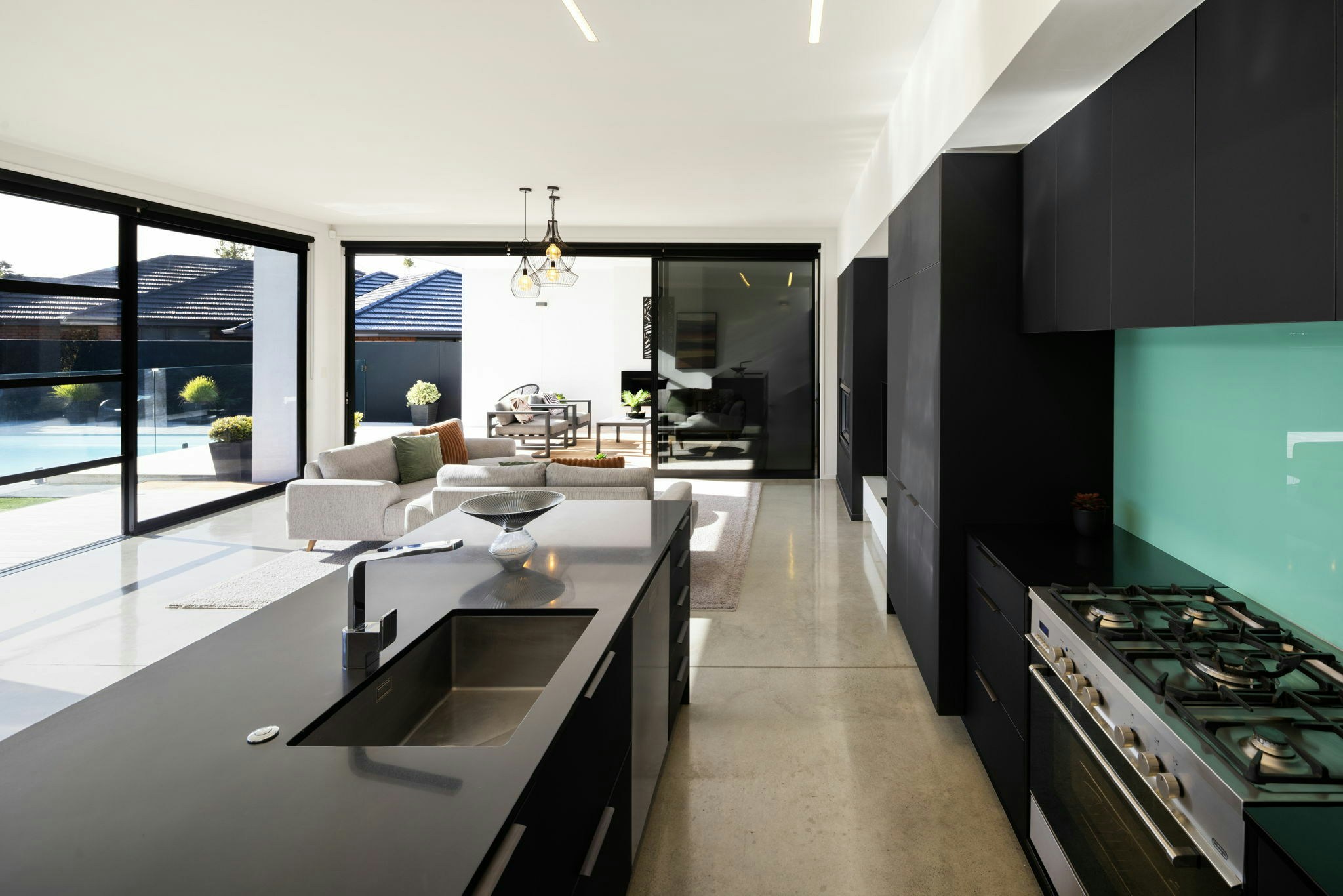 31 web or mls in House AR5 0586