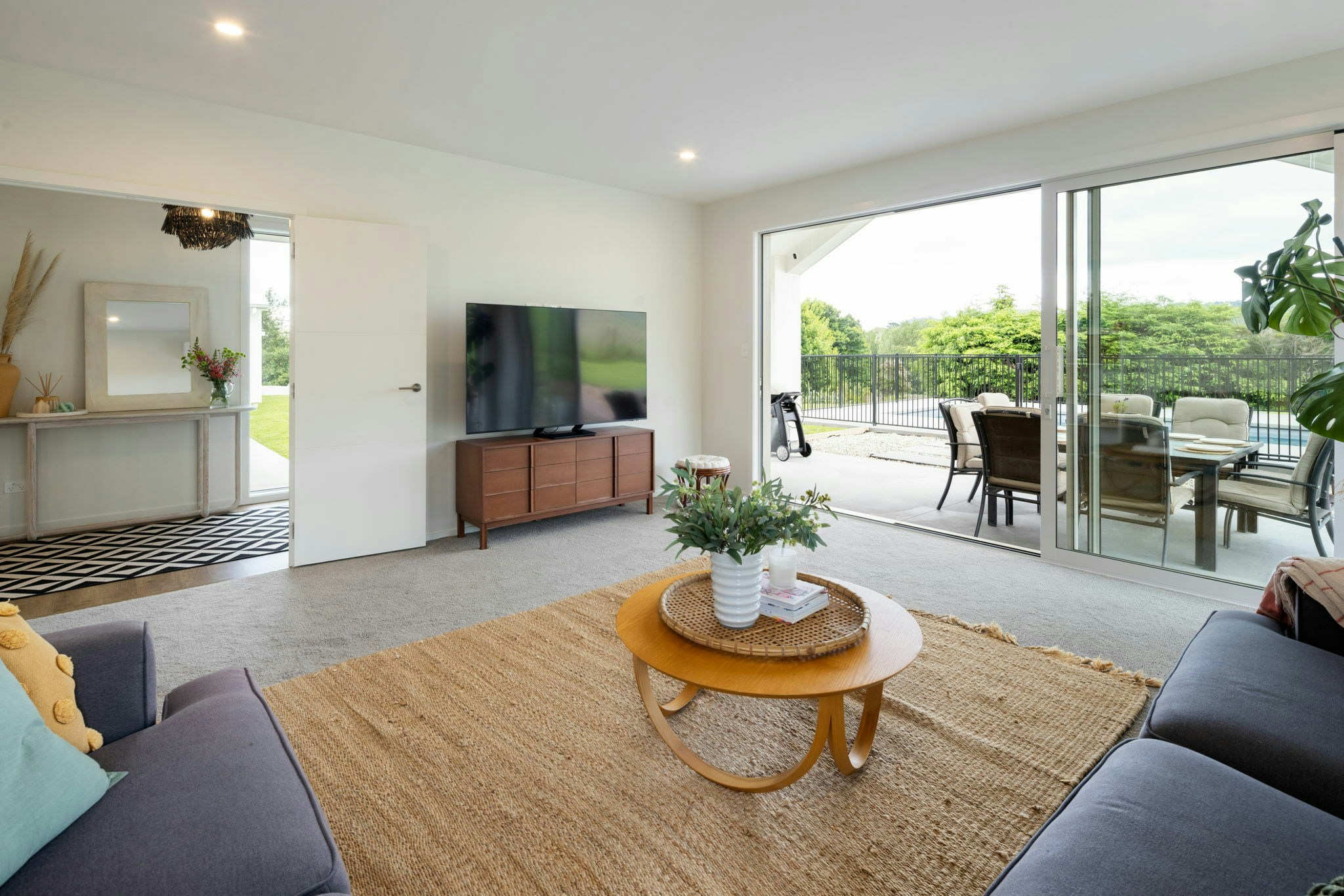 31 web or mls in House AR5 9992