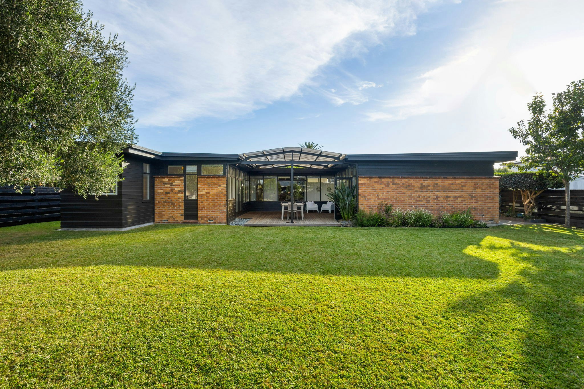 31 web or mls in House SR6 2354