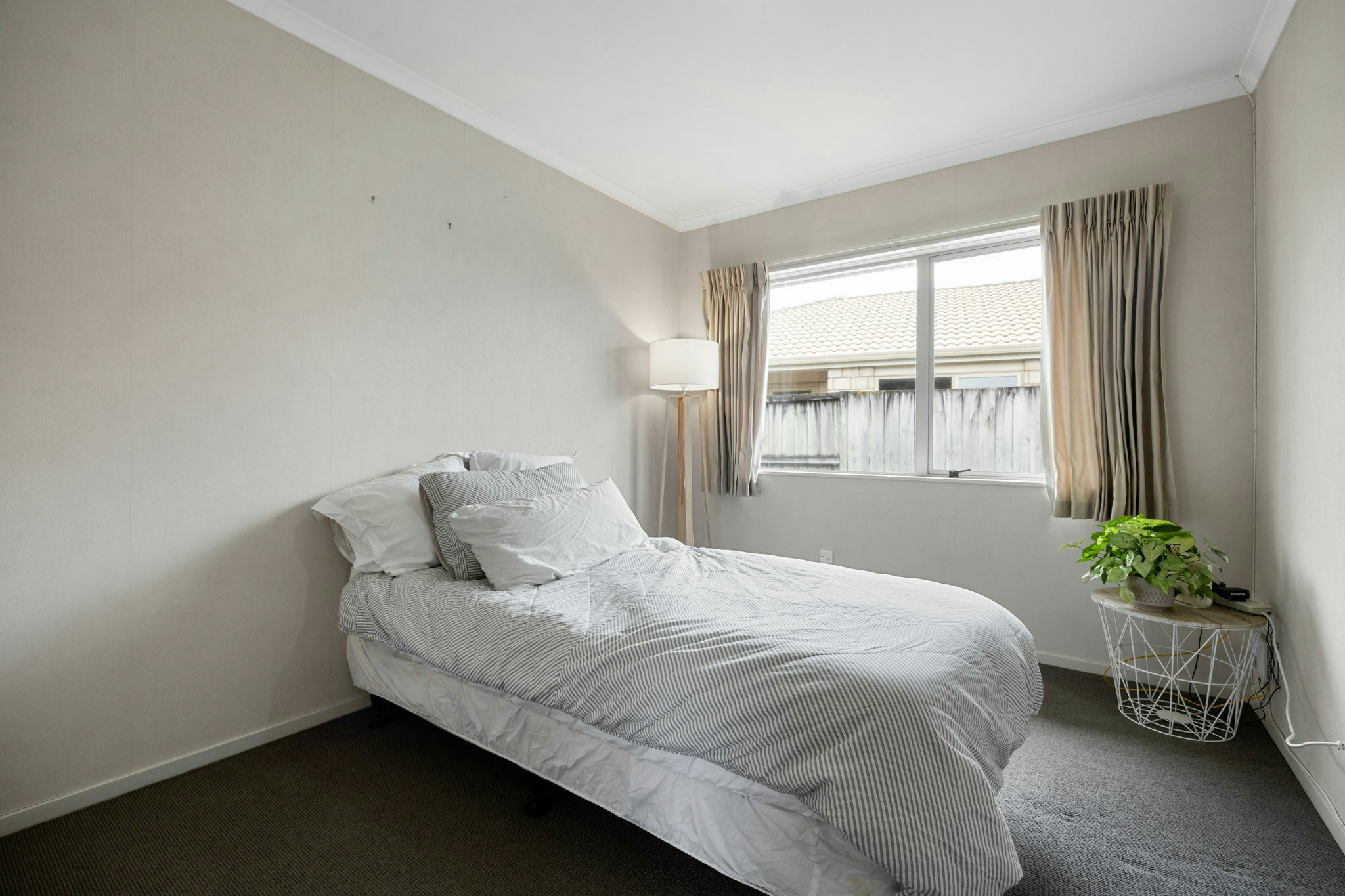 32 web or mls in House AR0 2459