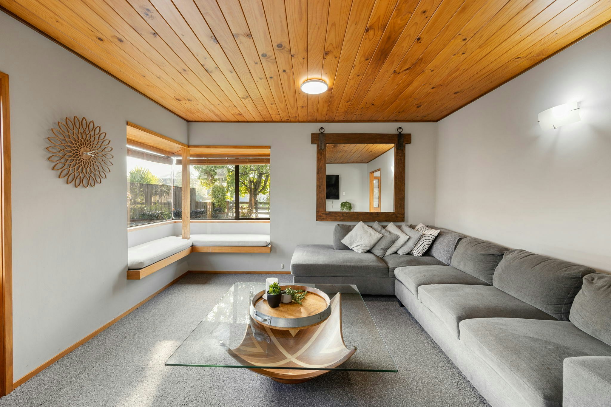 32 web or mls in House AR0 4205