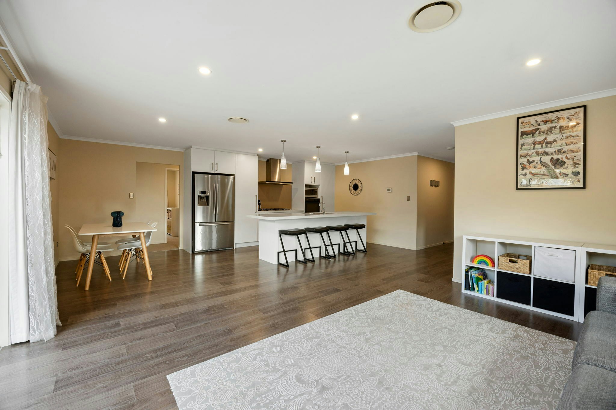 32 web or mls in House AR0 4312