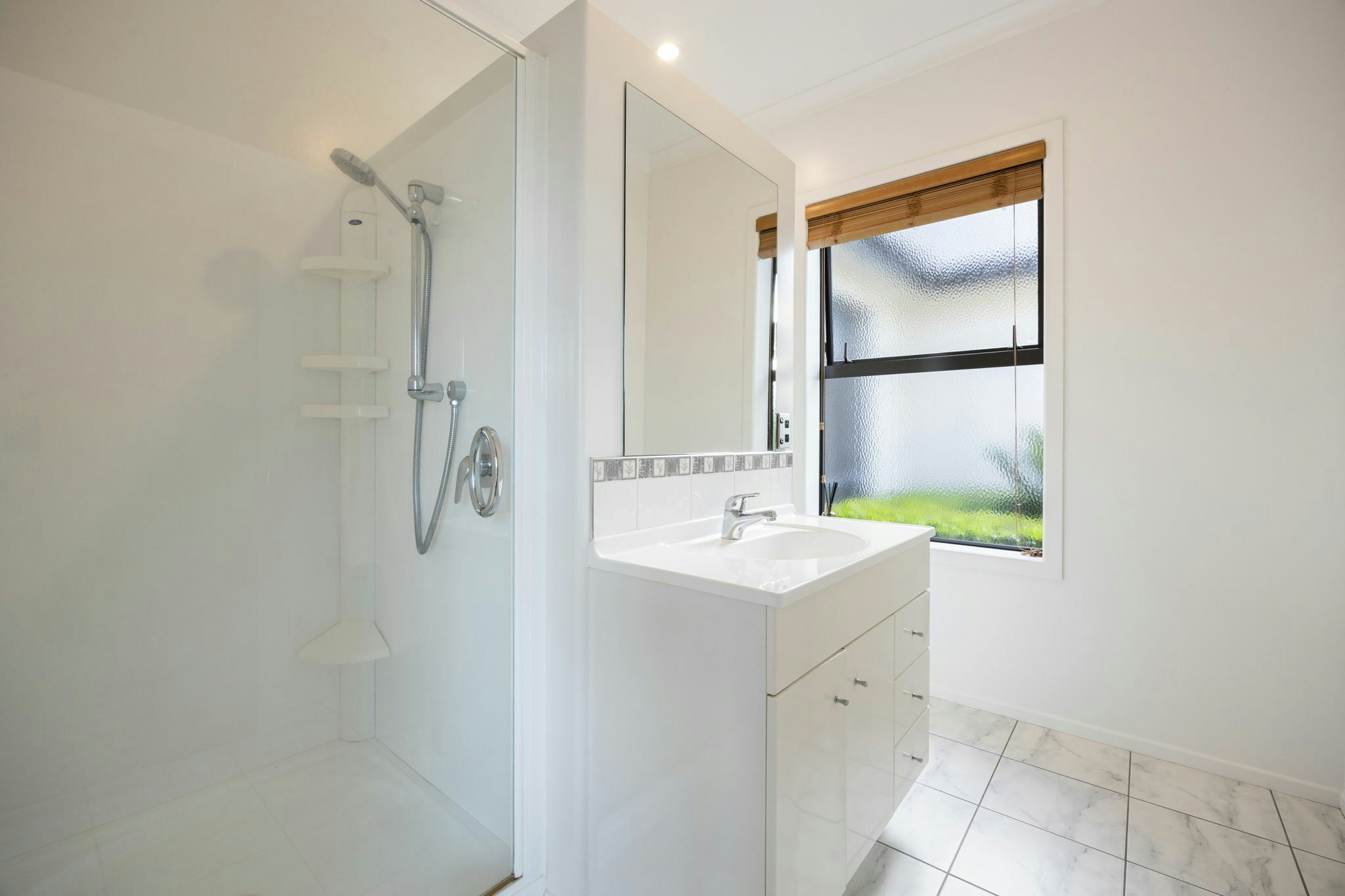 32 web or mls in House AR0 8521