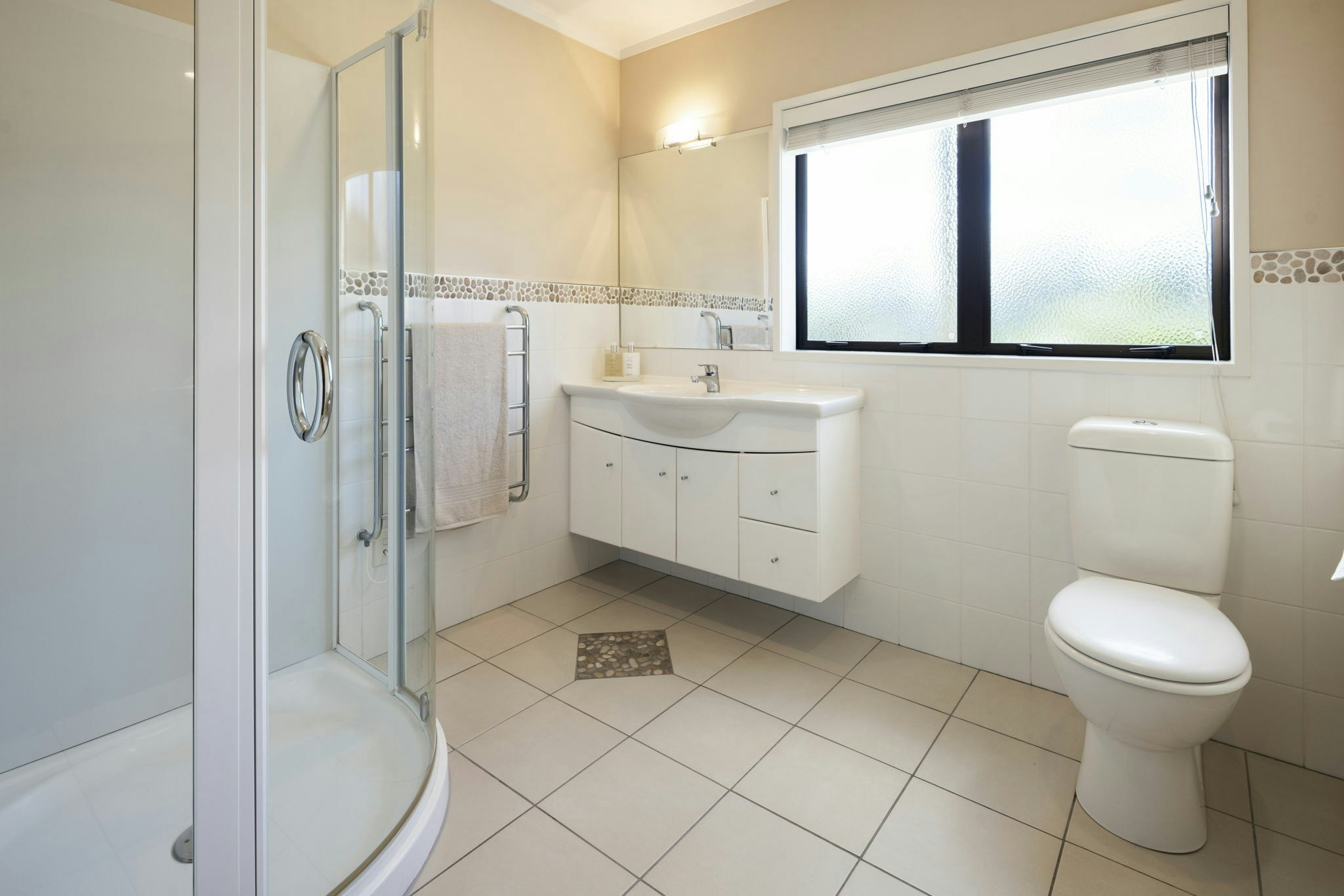 32 web or mls in House AR5 4869