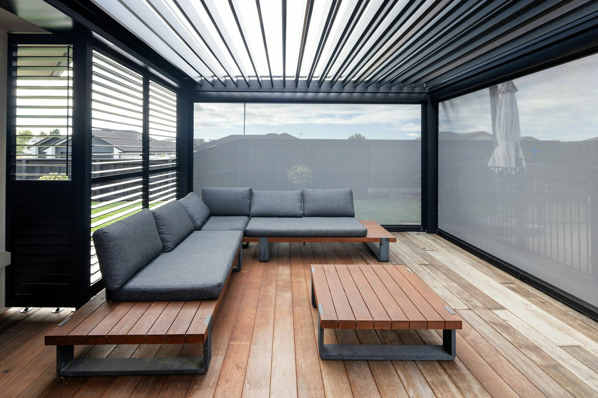 32 web or mls in House AR5 6444