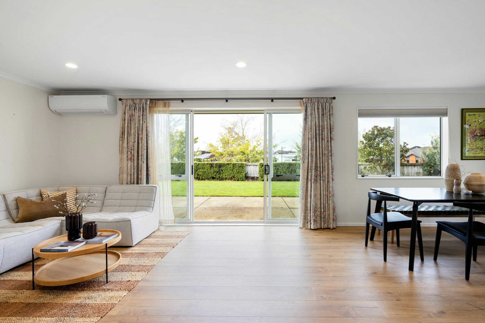 32 web or mls in House AR5 7773