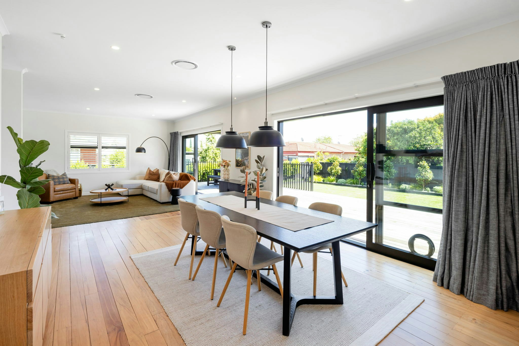 32 web or mls in House AR5 9250