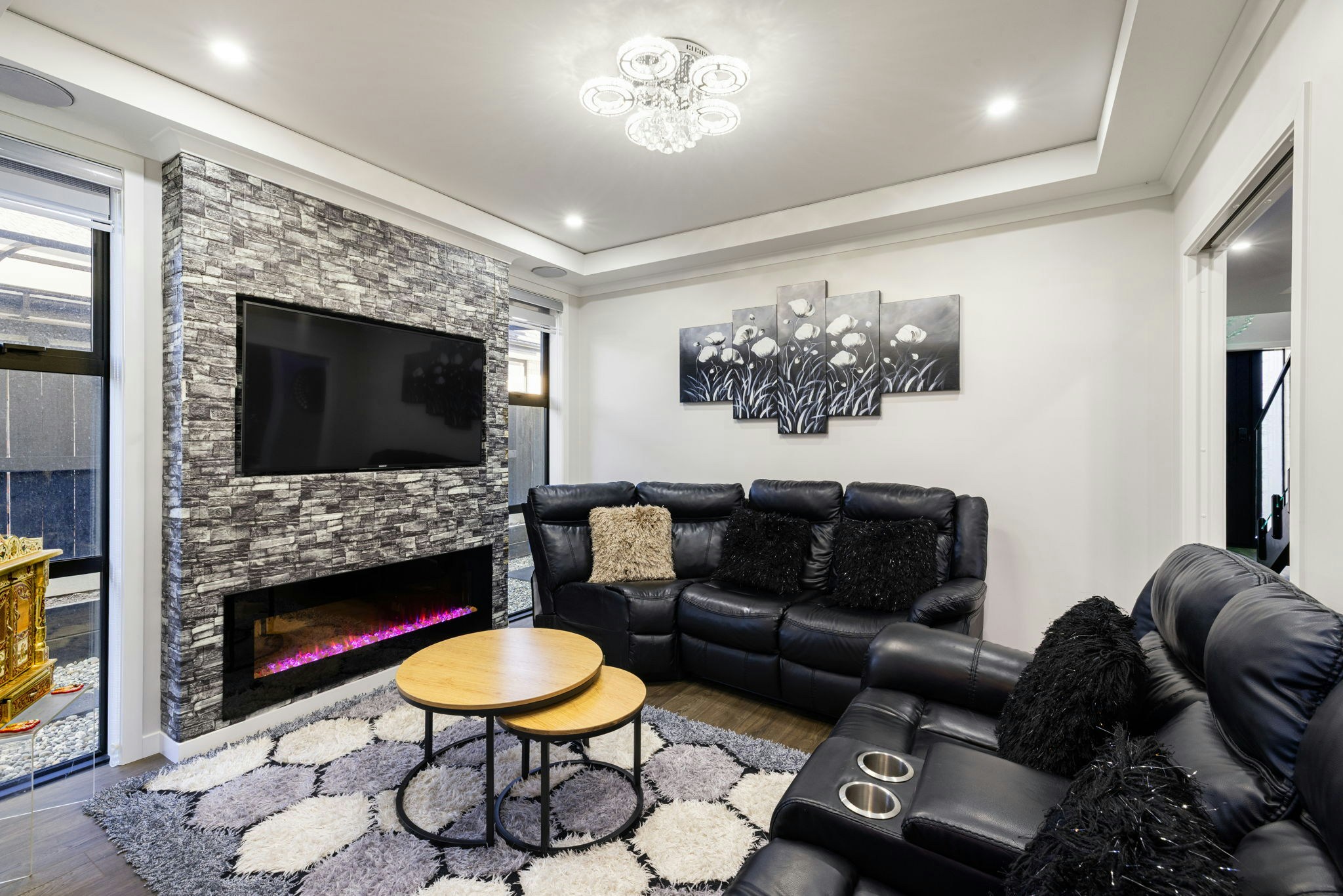 32 web or mls in House SR5 2938