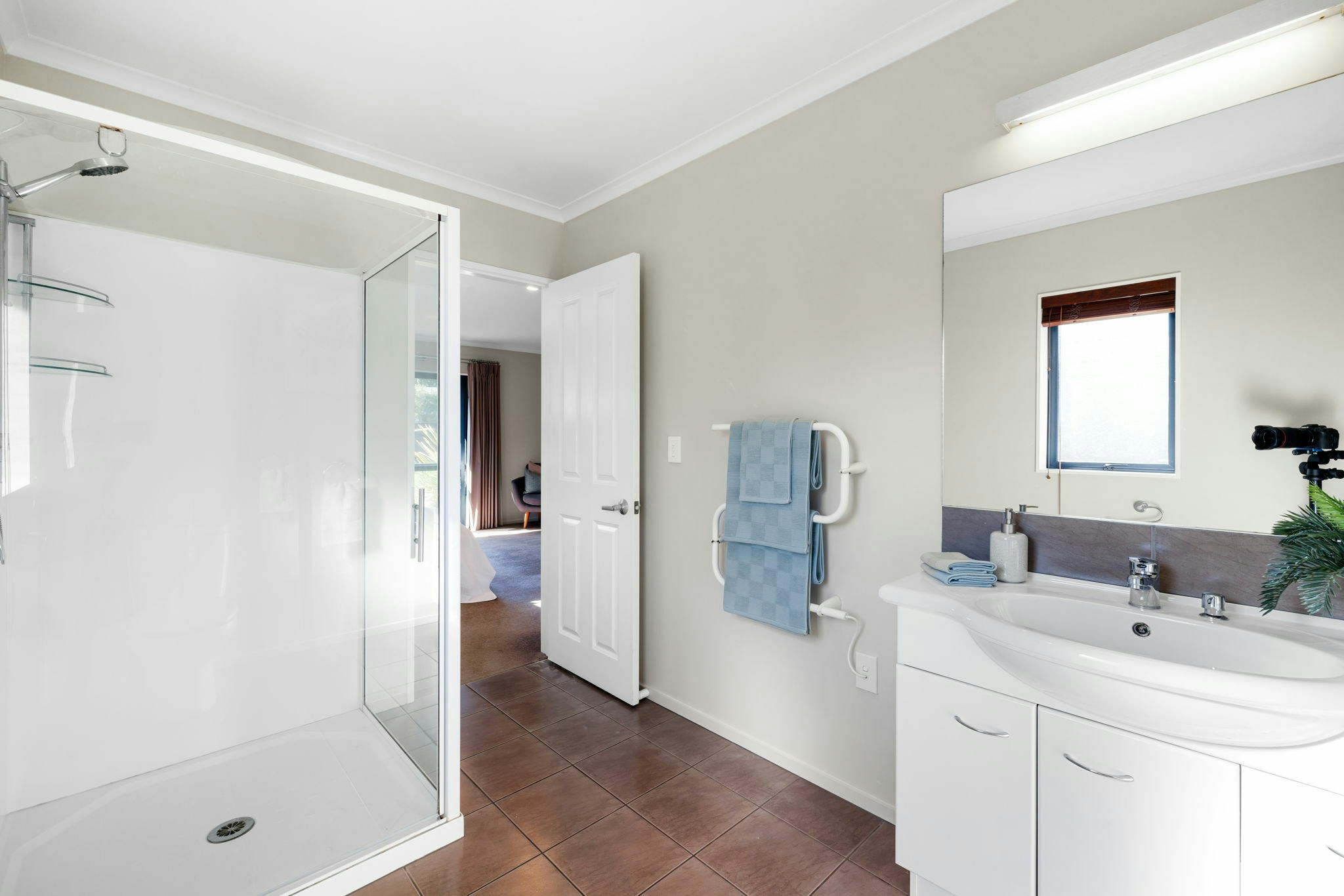 32 web or mls in House SR5 5049