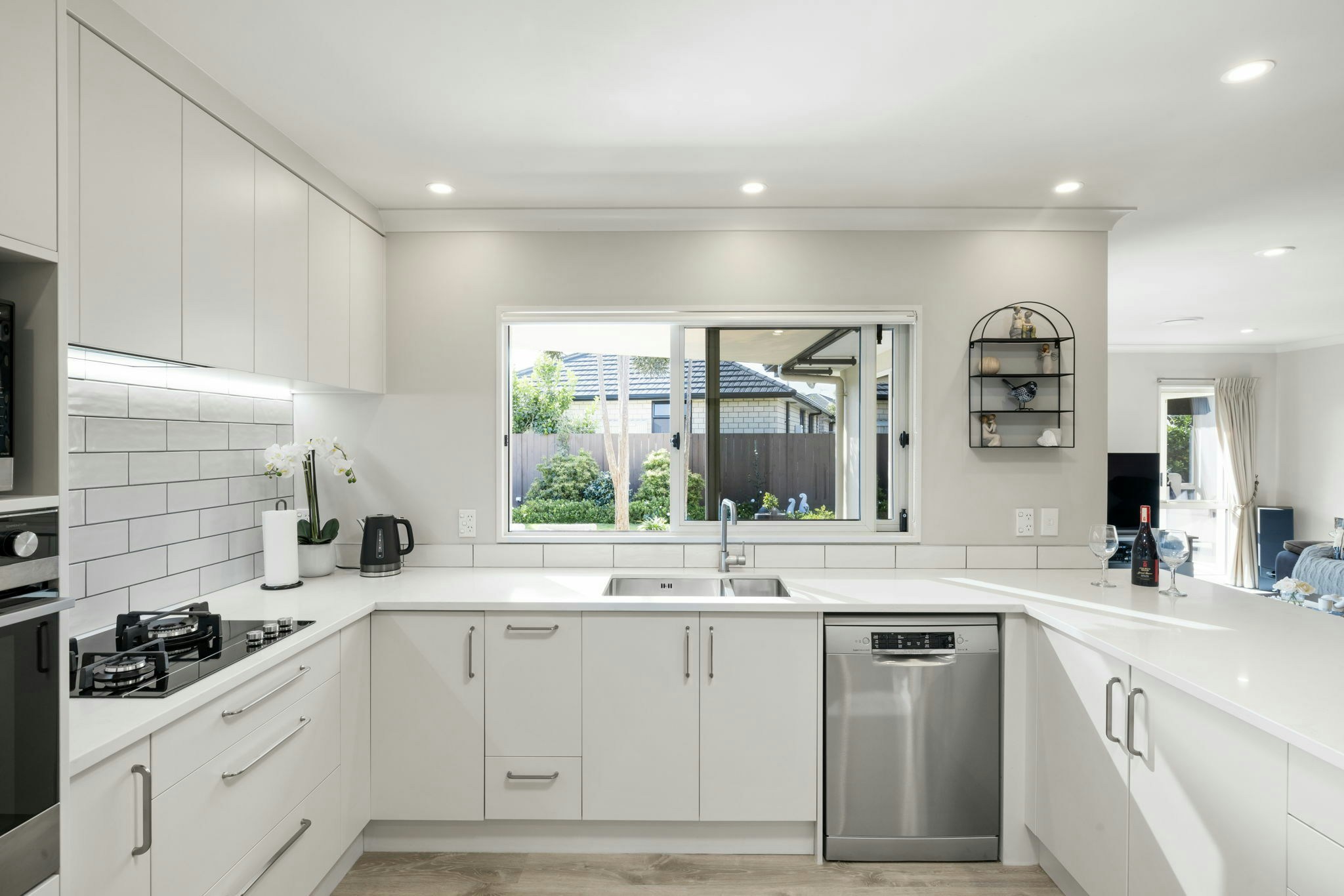 32 web or mls in House SR5 8653