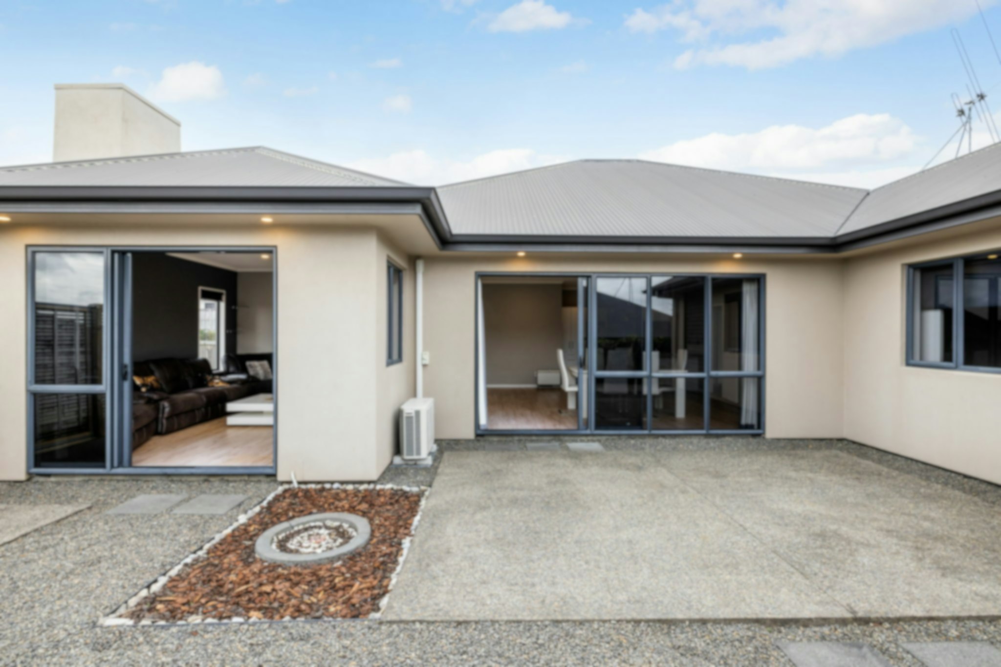32 web or mls in House SR5 9499