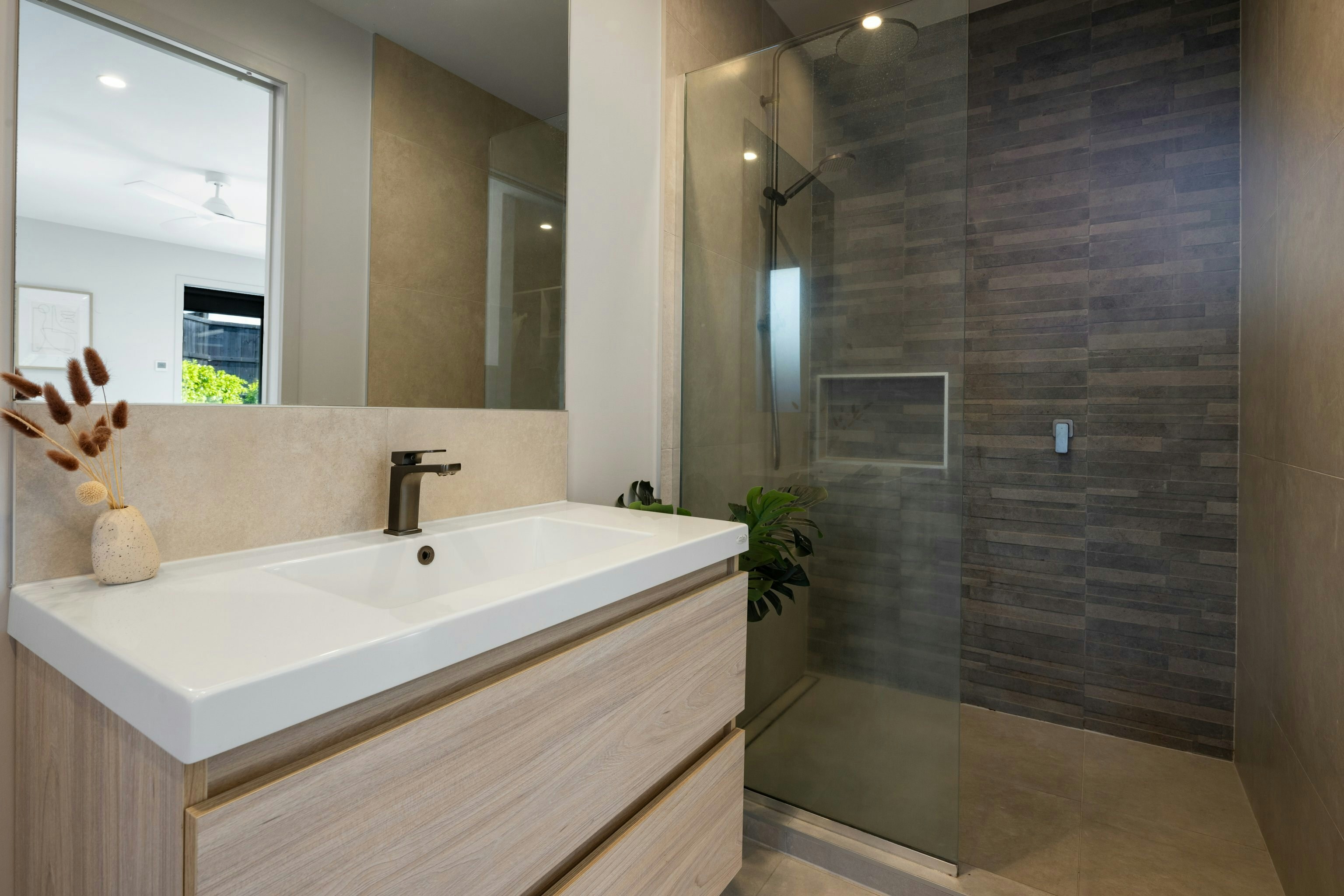 33 custom in House AR5 4265