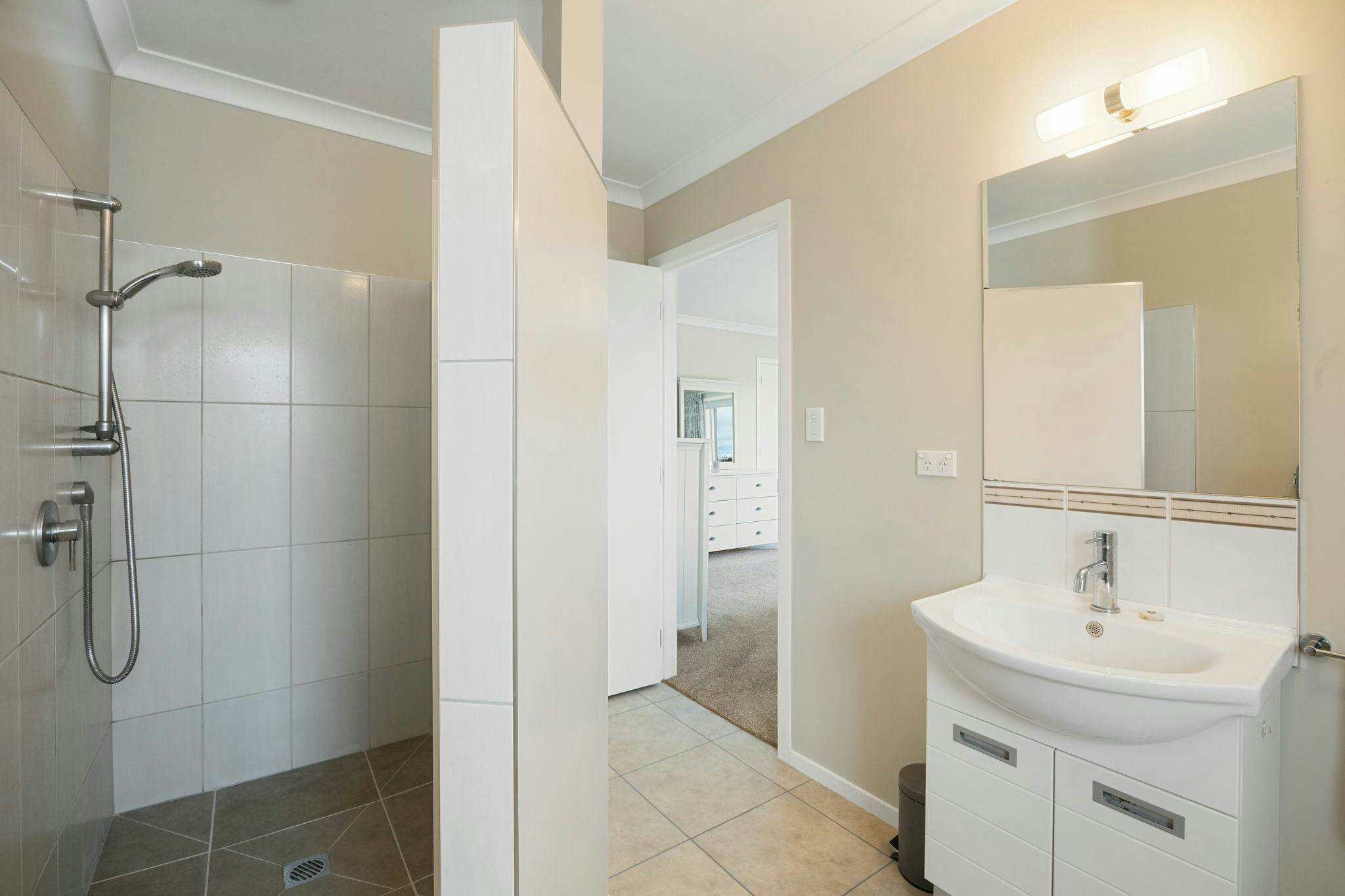 33 web or mls in House AR0 6695