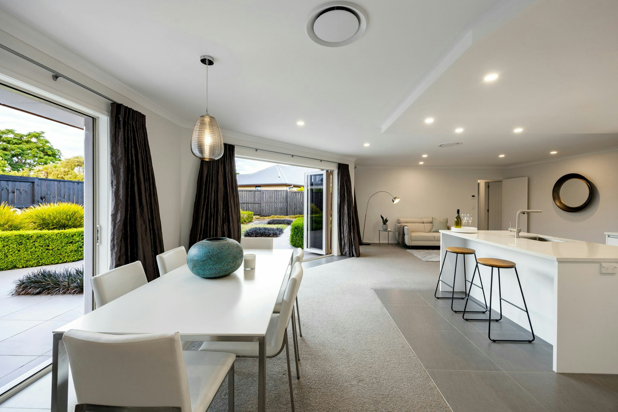 33 web or mls in House AR0 8285