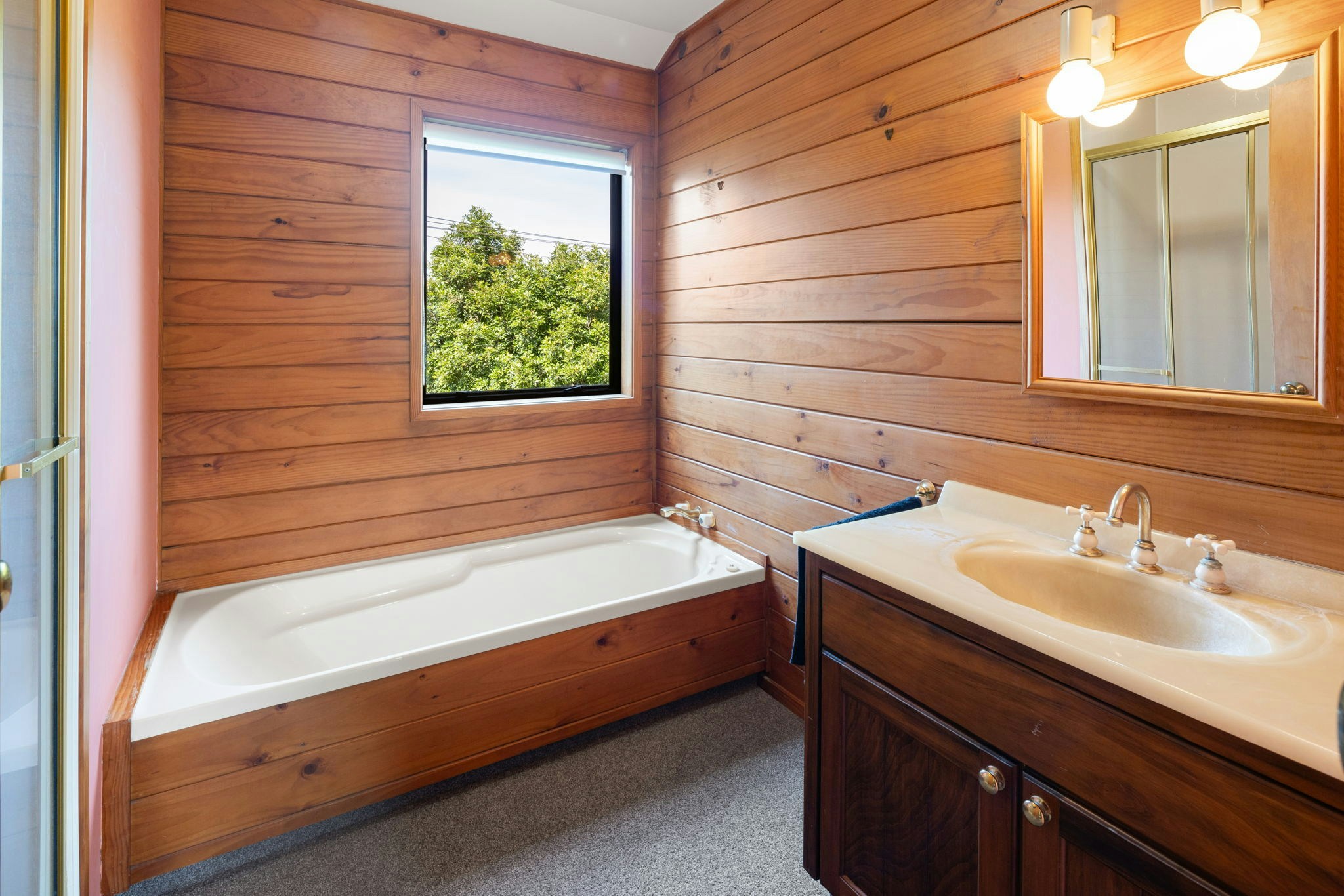 33 web or mls in House AR5 4899