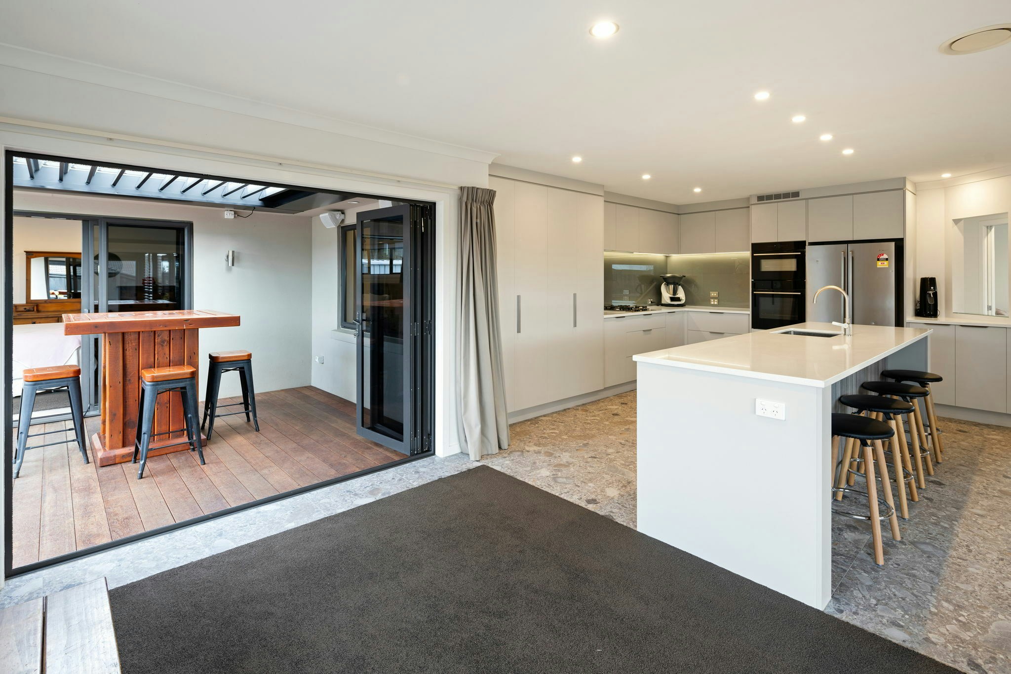 33 web or mls in House AR5 6450