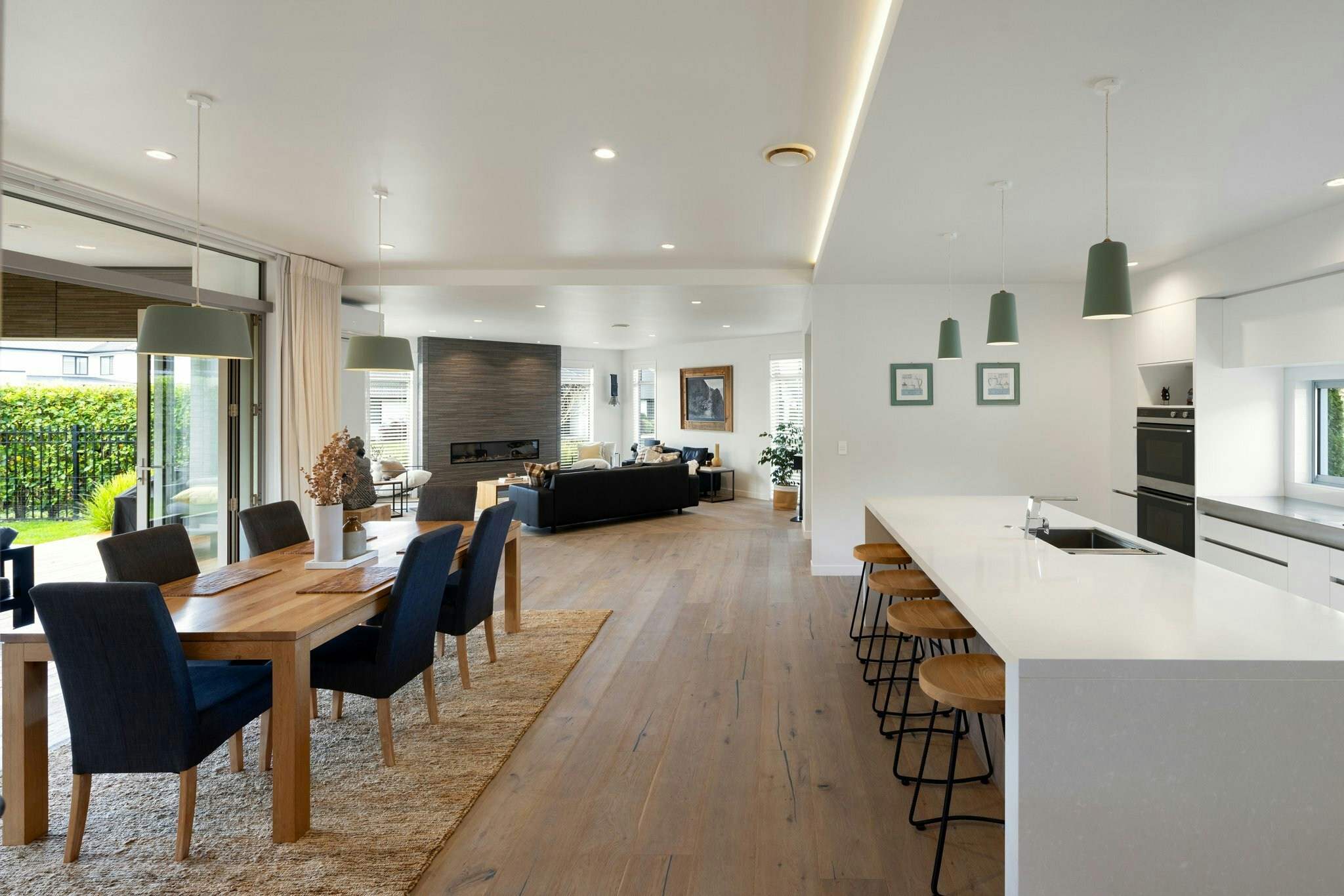 33 web or mls in House AR5 6842